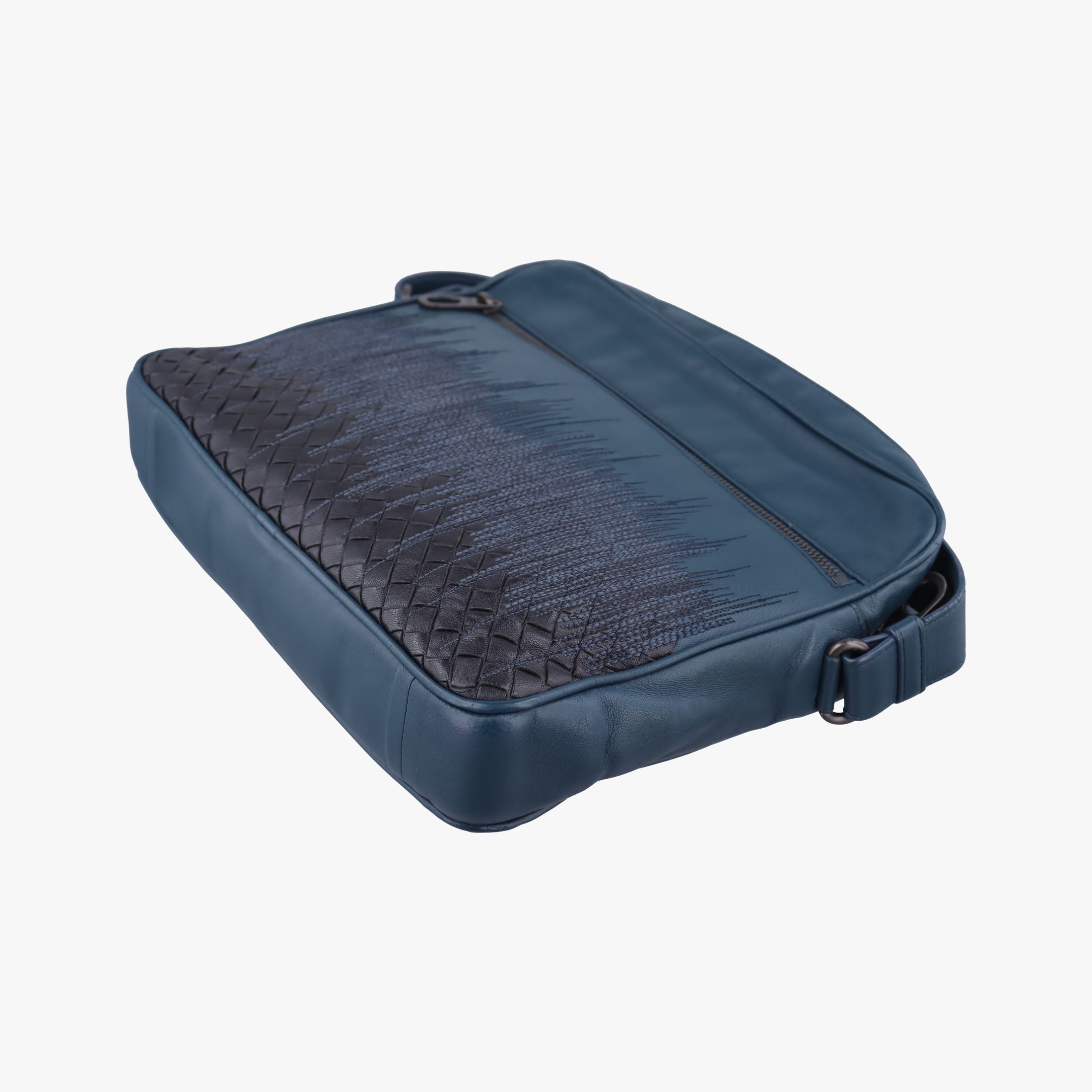 Secondhand Bottega Veneta Intrecciato Navy lambskin  shoulderbag | stylenewstar