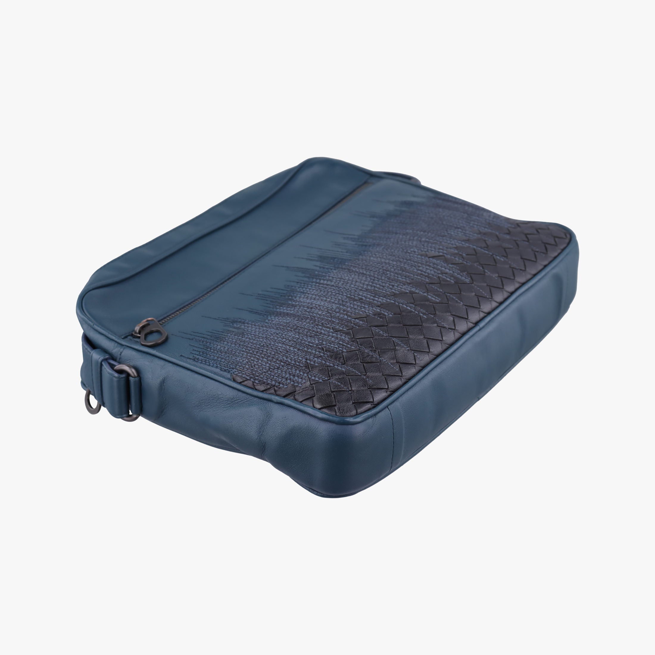 Secondhand Bottega Veneta Intrecciato Navy lambskin  shoulderbag | stylenewstar