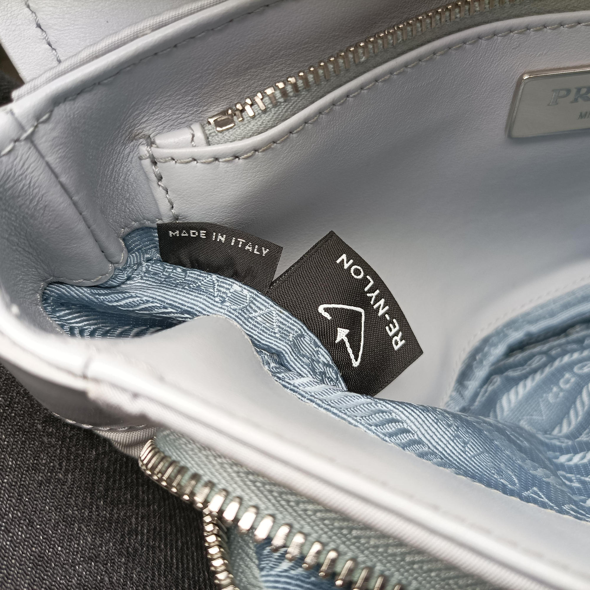 Secondhand Prada Pocket Blue Nylon × Brushed Leather 1BD295 shoulderbag | stylenewstar