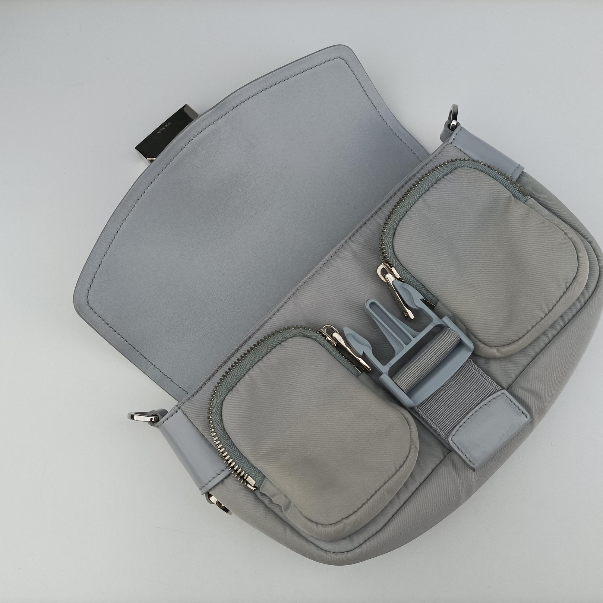 Secondhand Prada Pocket Blue Nylon × Brushed Leather 1BD295 shoulderbag | stylenewstar