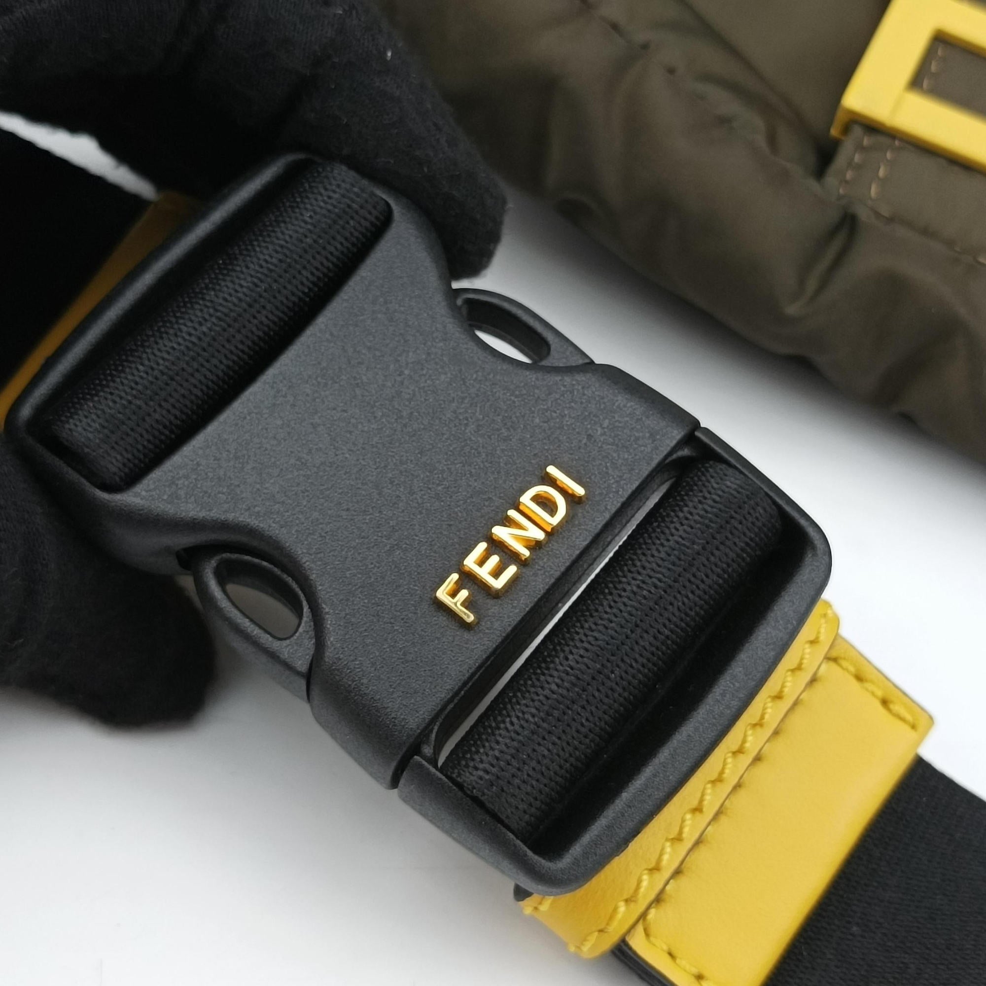 Pre-owned Fendi Baguette Green nylon 7VA472 bum bag/waist bag | stylenewstar