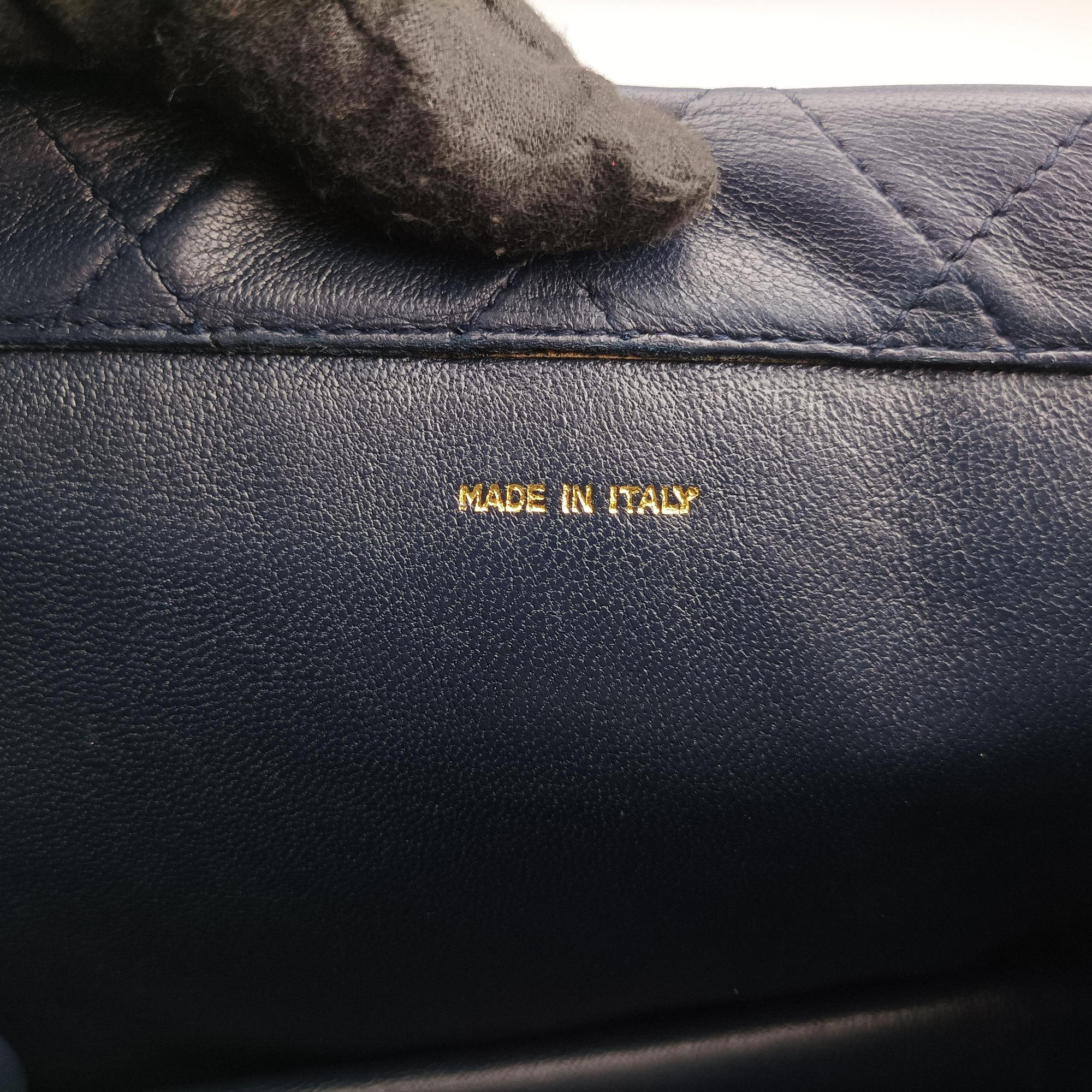 Pre-owned Chanel Matelasse Navy Lambskin  shoulderbag | stylenewstar