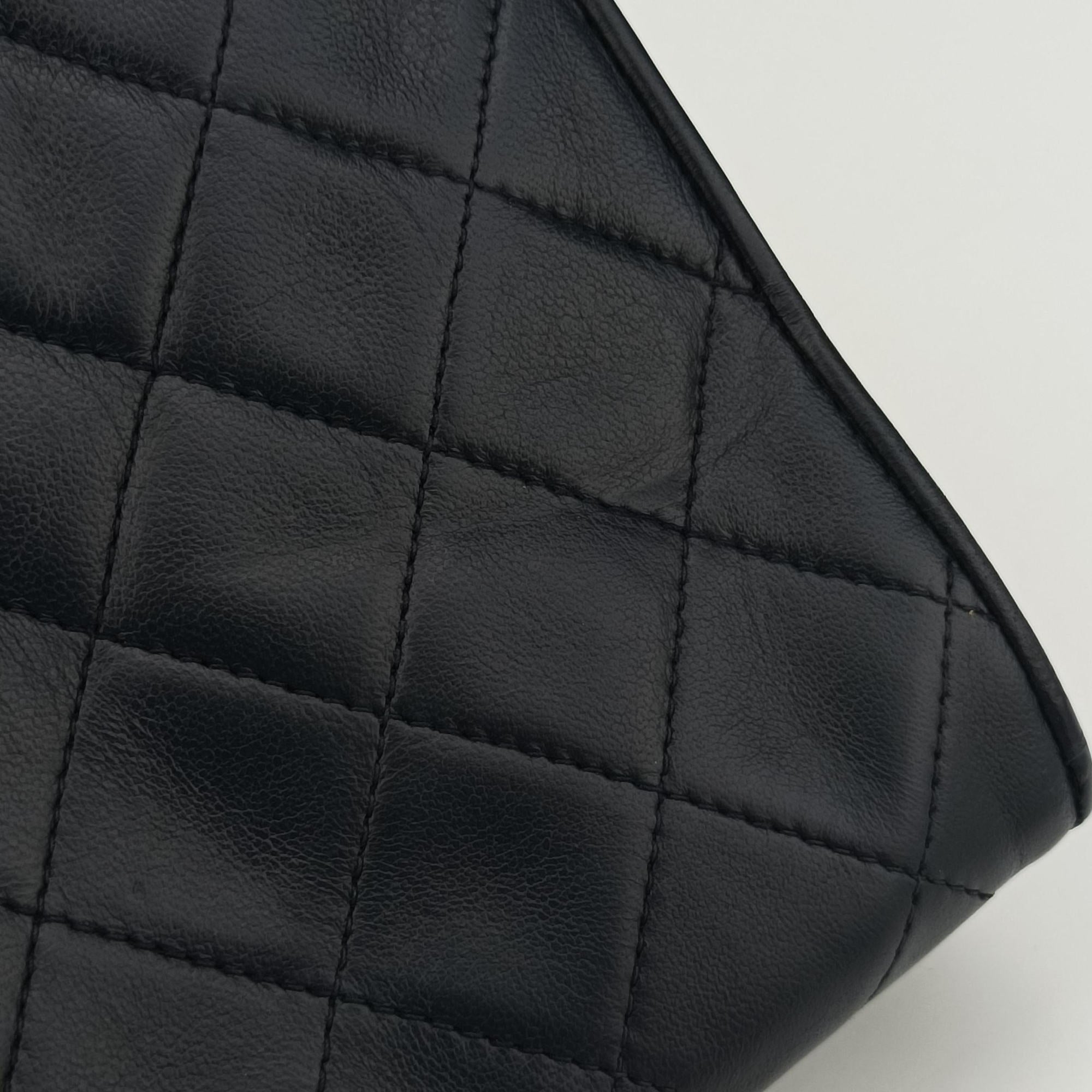 Pre-owned Chanel Matelasse Navy Lambskin  shoulderbag | stylenewstar