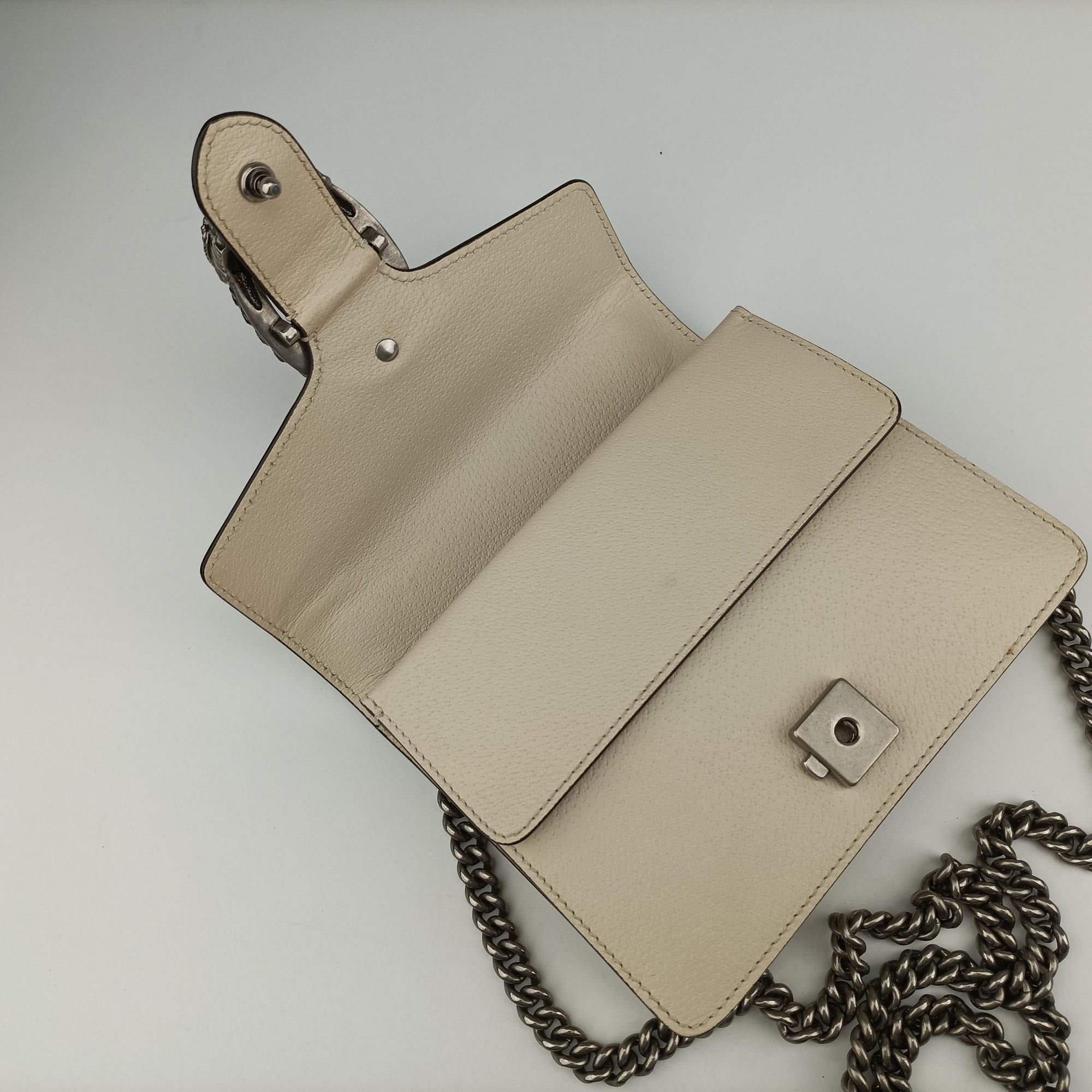 Secondhand Gucci Dionysus White Leather 421970 shoulderbag | stylenewstar