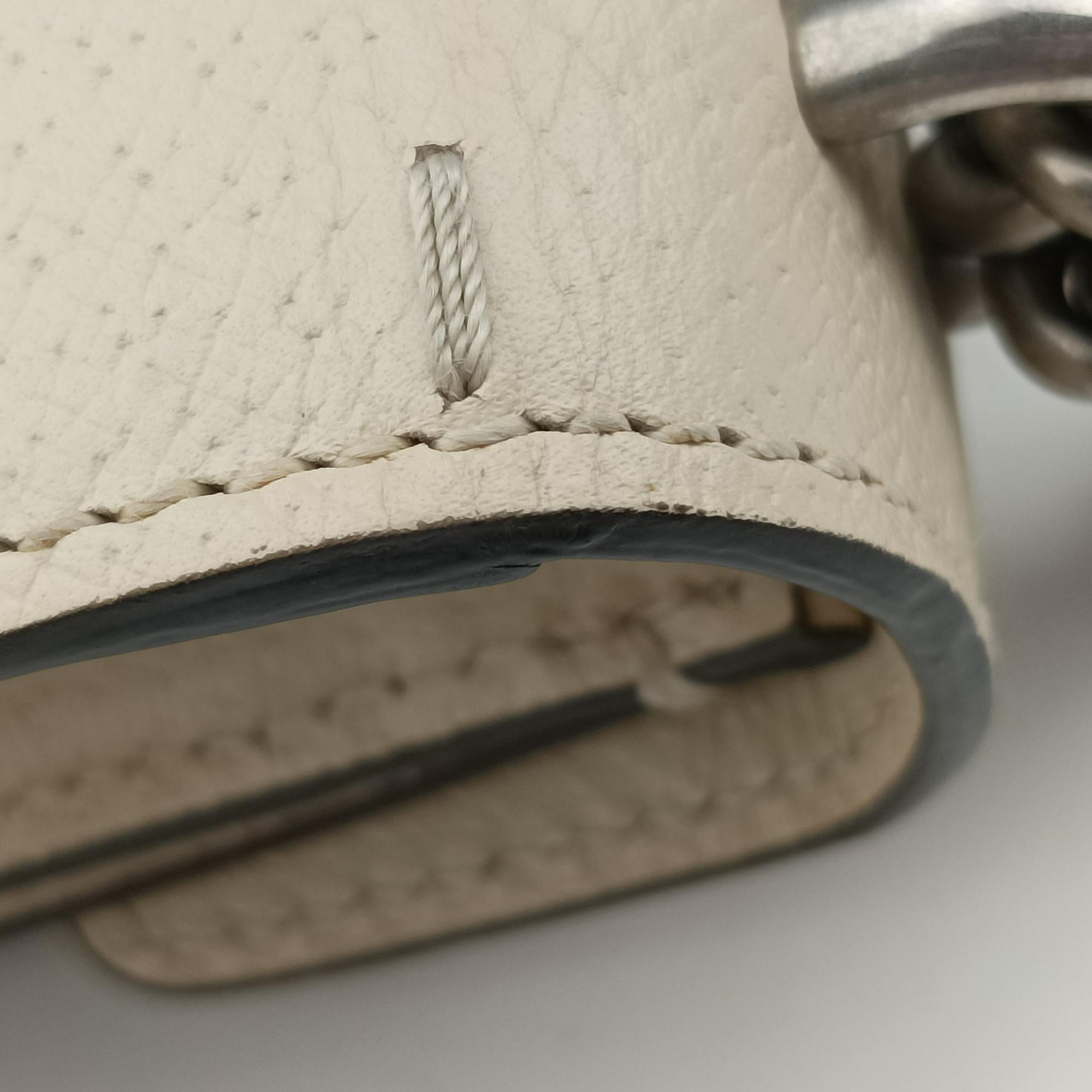 Secondhand Gucci Dionysus White Leather 421970 shoulderbag | stylenewstar