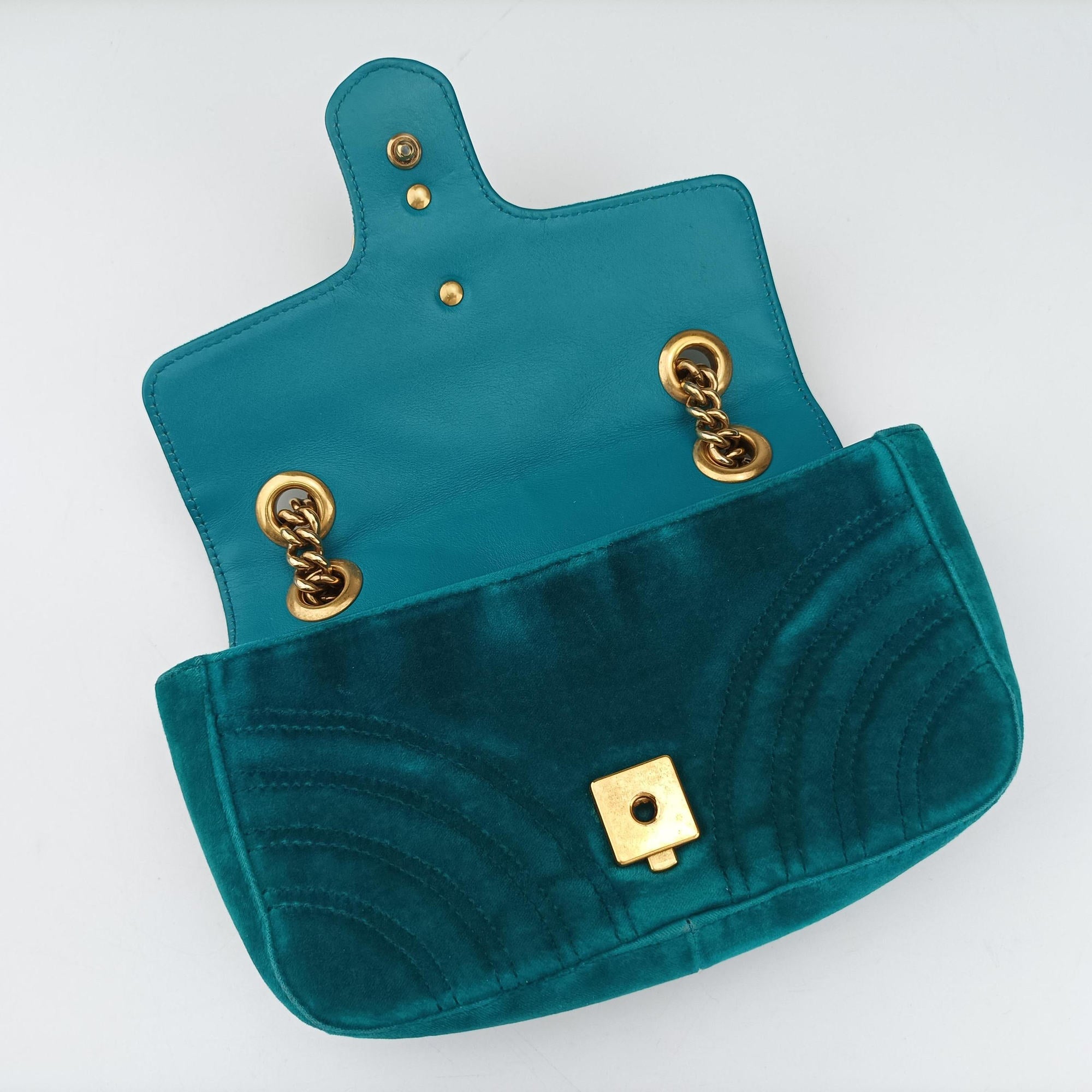 Pre-owned Gucci GG Marmont Blue velour 446744 shoulderbag | stylenewstar