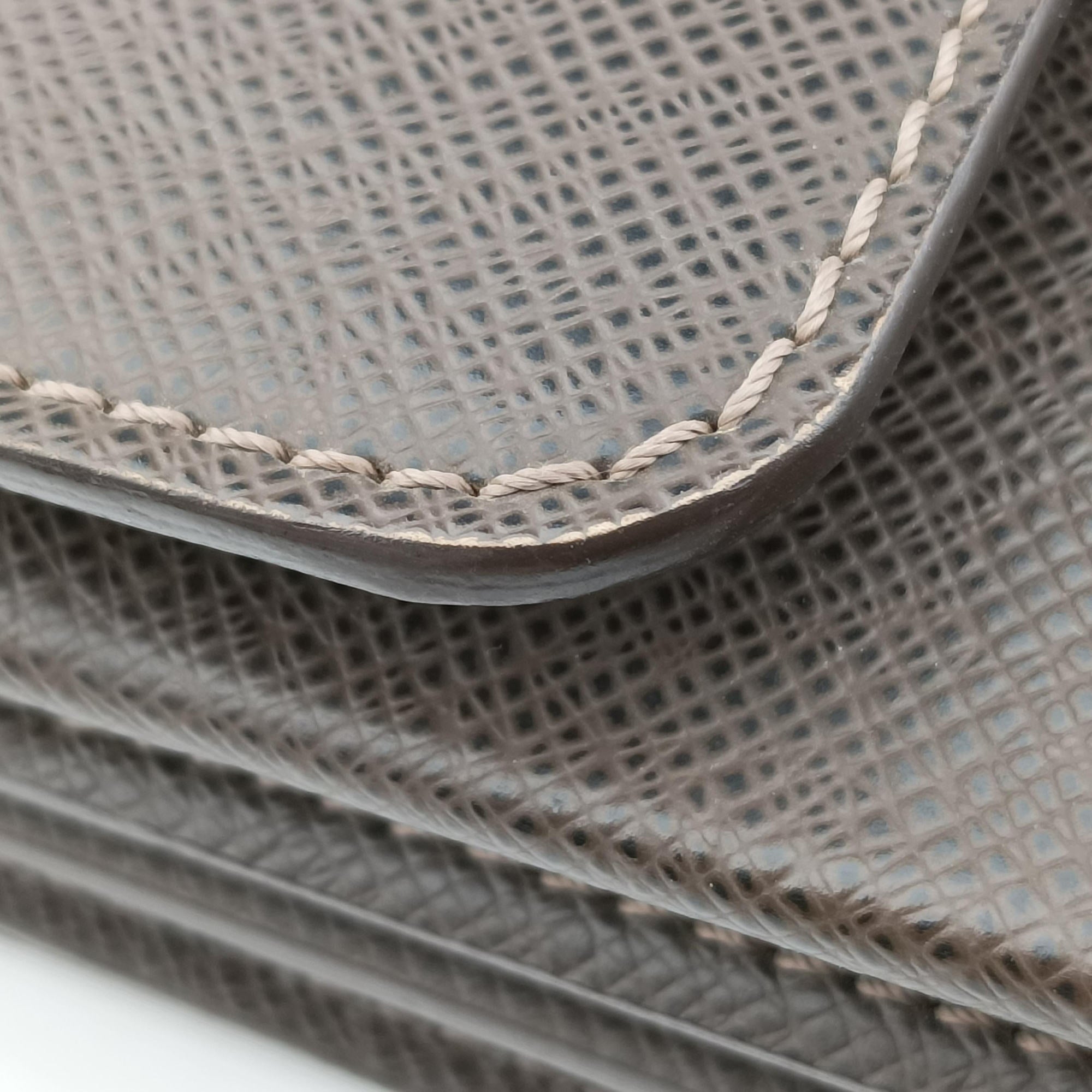Secondhand Louis Vuitton Serviette Moskova Grizzly Taiga M31058 handbag | stylenewstar