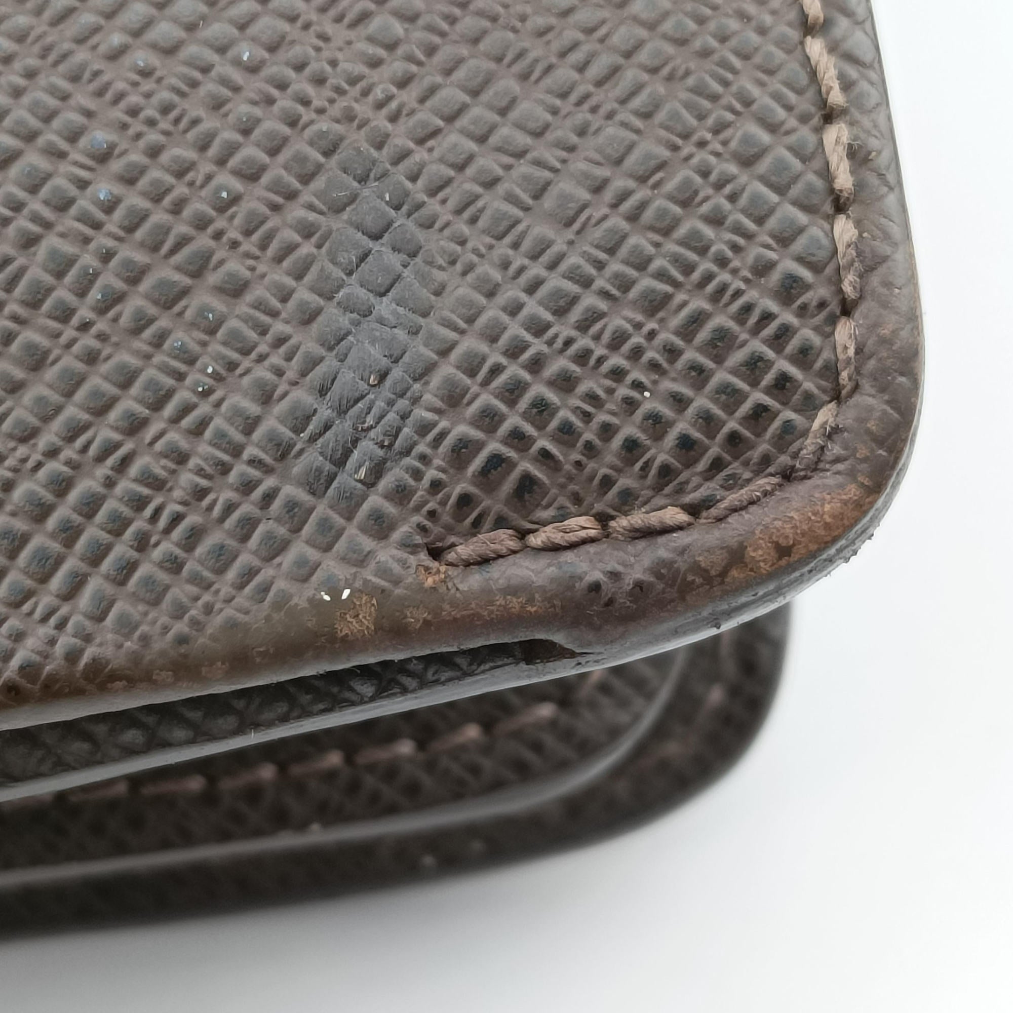 Secondhand Louis Vuitton Serviette Moskova Grizzly Taiga M31058 handbag | stylenewstar