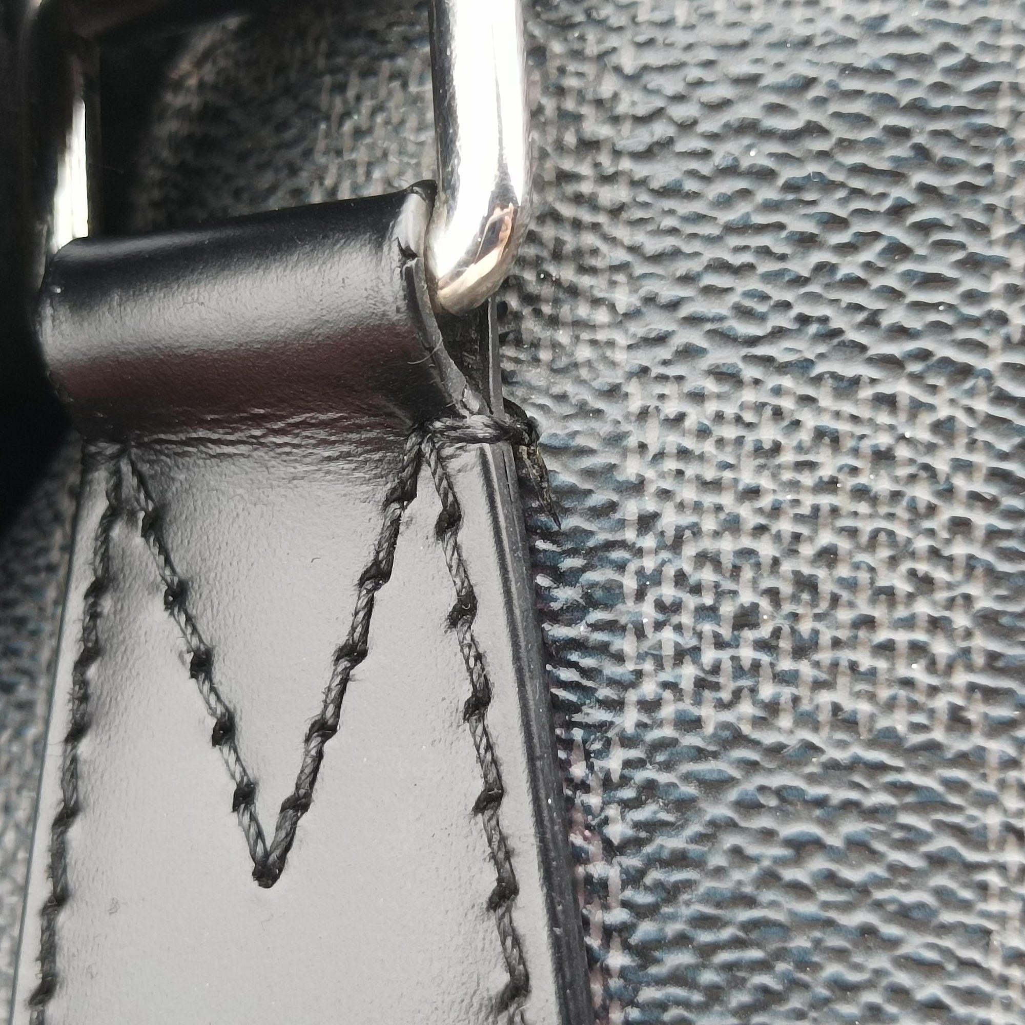 Pre-owned Louis Vuitton Porte Documents Jour Noir Damier Graphite N48224 handbag | stylenewstar
