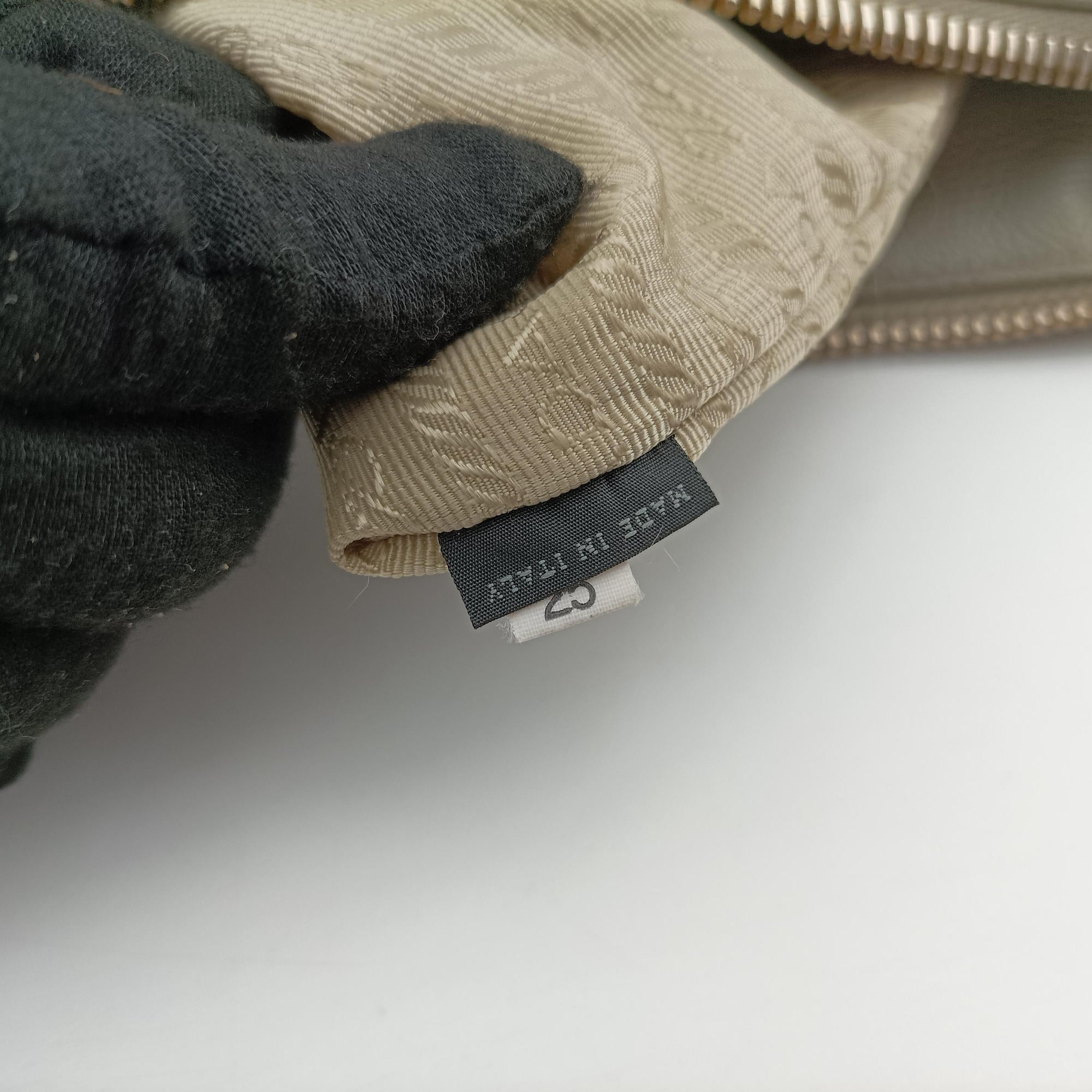 Pre-owned Prada Soft Top Gray Leather  handbag | stylenewstar