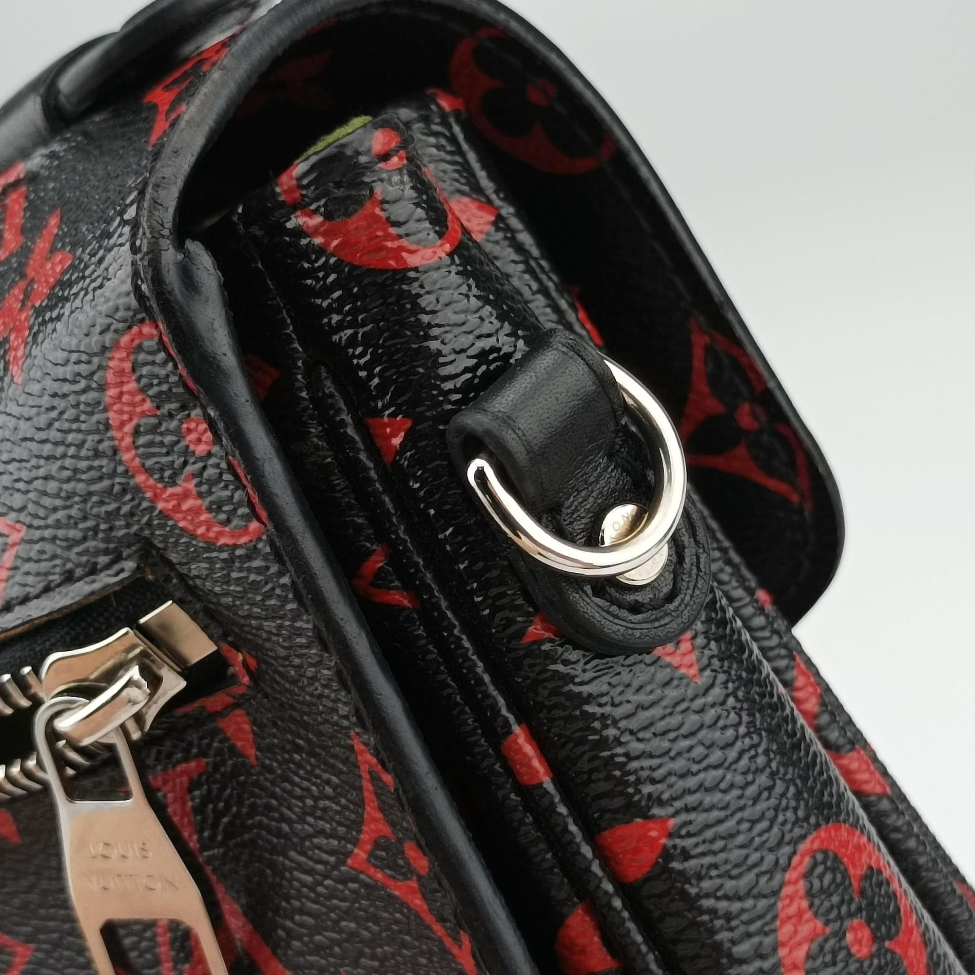 Vintage Louis Vuitton Pochette Metis MM Noir×ROUGE Monogram Infrarouge M41462 shoulderbag | stylenewstar