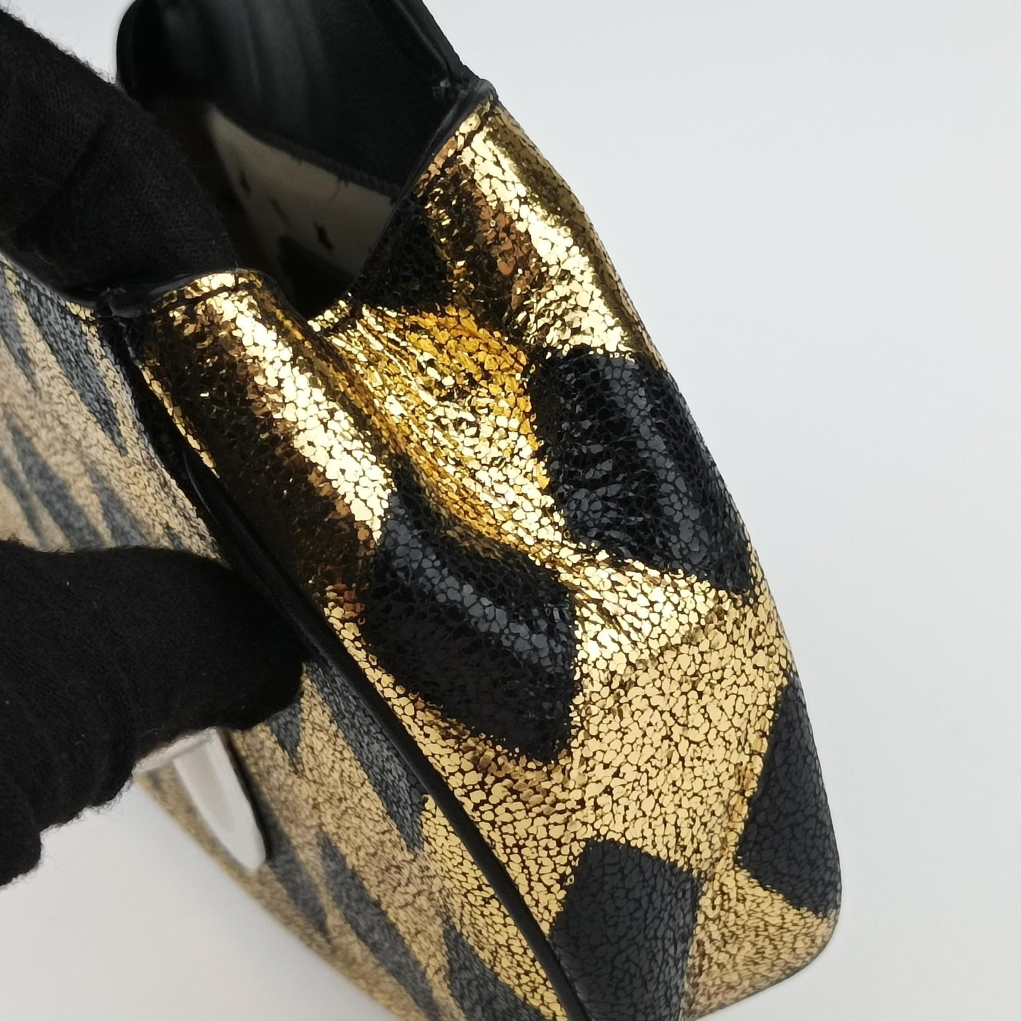 Vintage Gucci Metallic Crackle Golden×black Leather 605112 bum bag/waist bag | stylenewstar