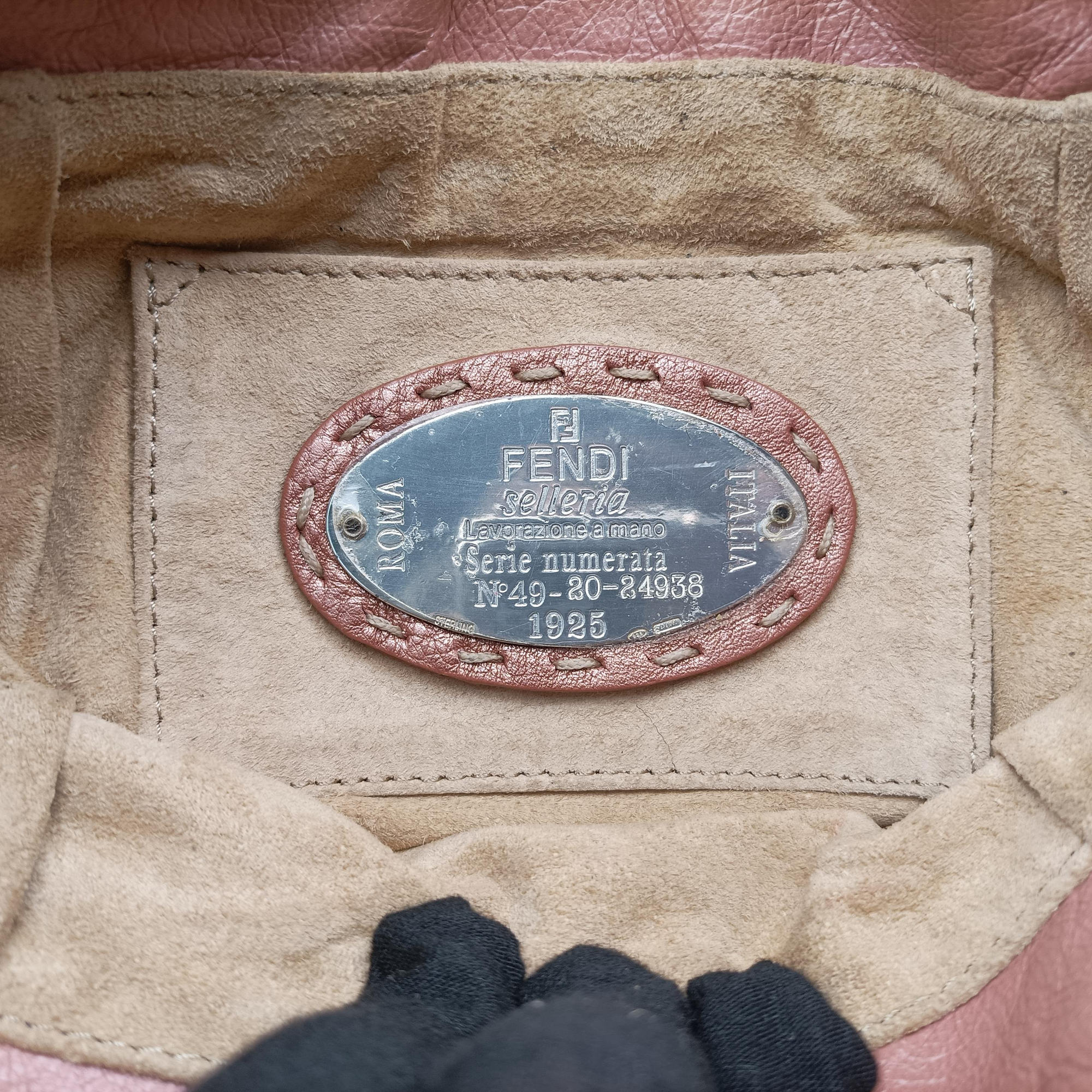 Vintage Fendi selleria flap Pink Leather 8BR356 shoulderbag | stylenewstar