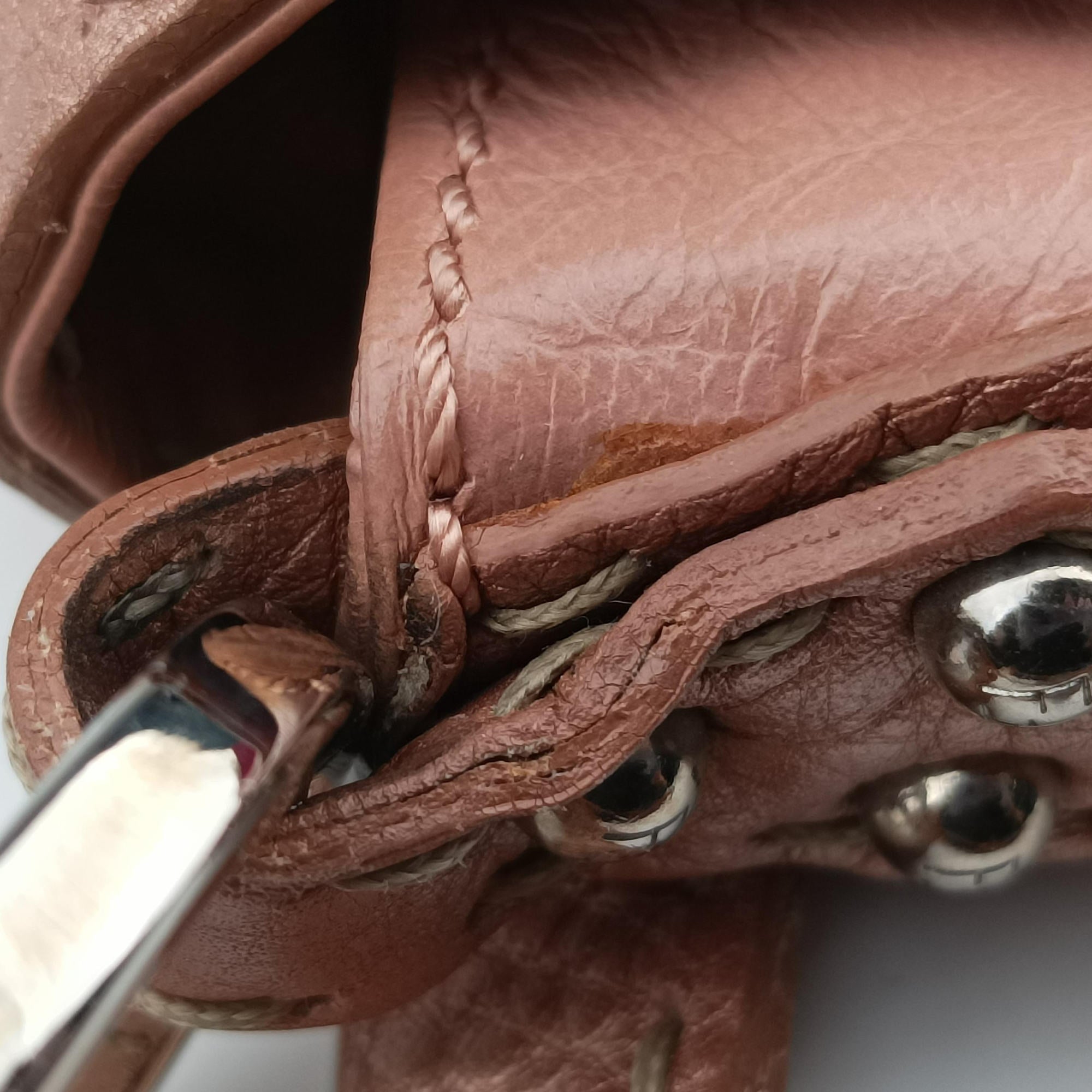 Vintage Fendi selleria flap Pink Leather 8BR356 shoulderbag | stylenewstar