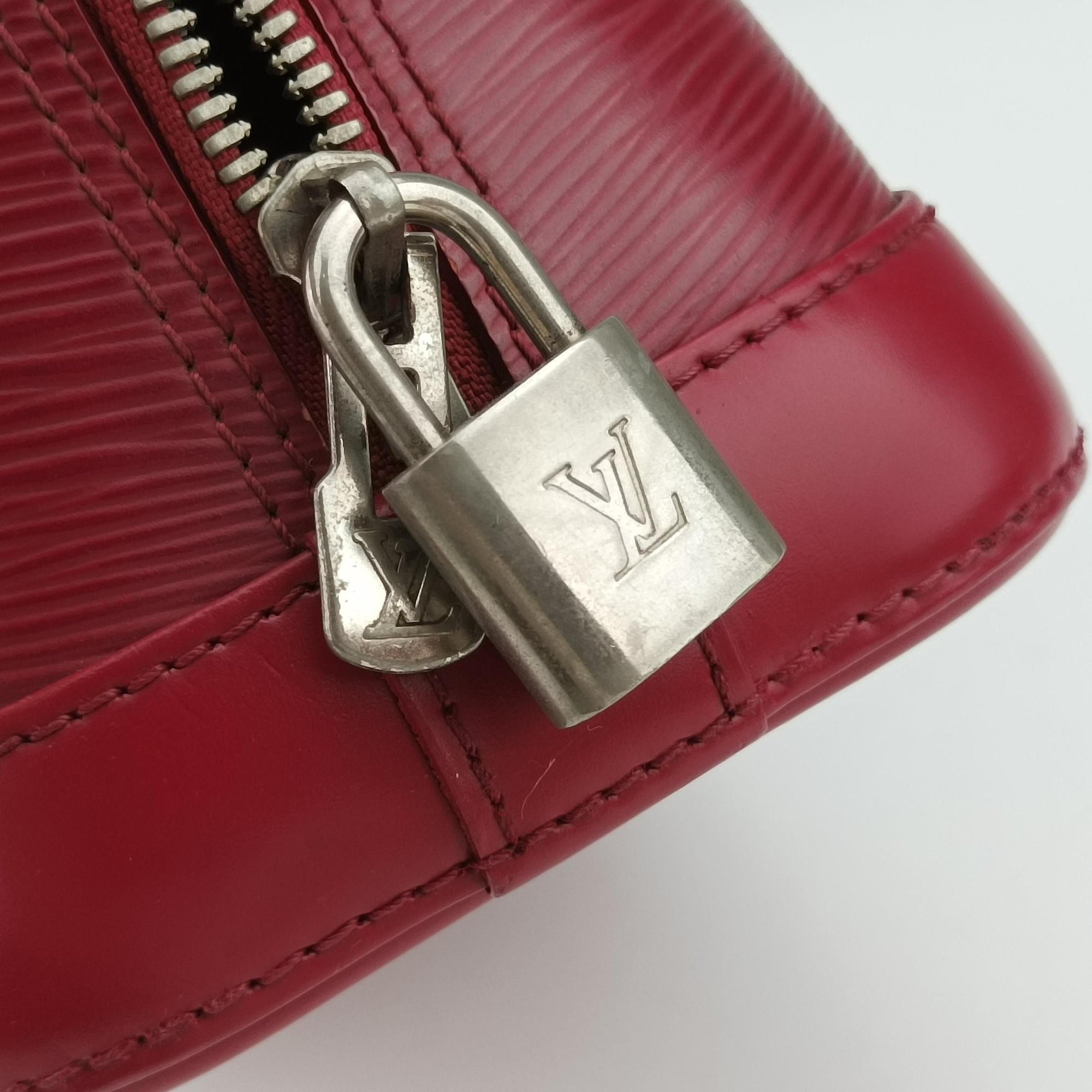 Vintage Louis Vuitton Alma BB FUCHSIA Epi M40851 shoulderbag | stylenewstar