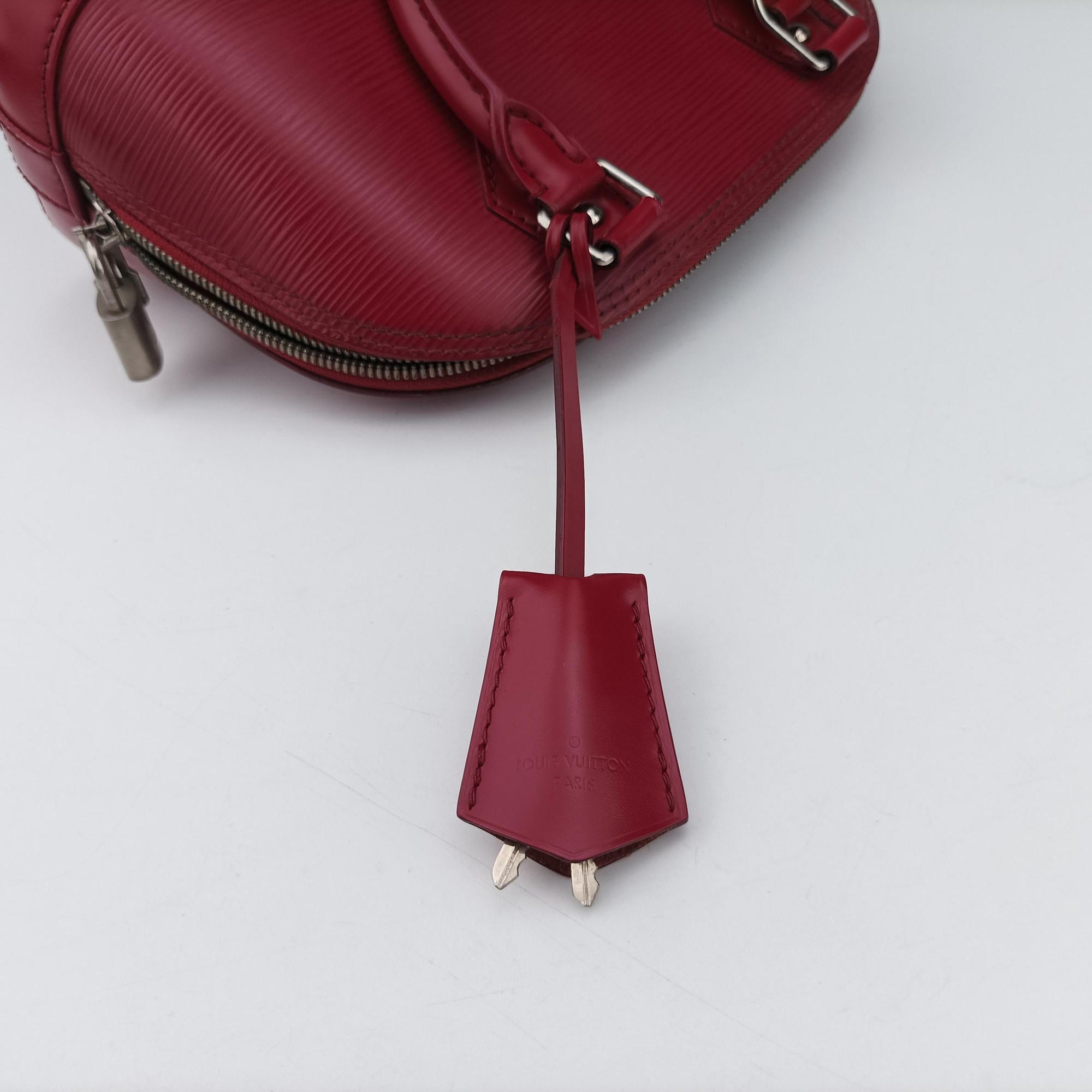 Vintage Louis Vuitton Alma BB FUCHSIA Epi M40851 shoulderbag | stylenewstar