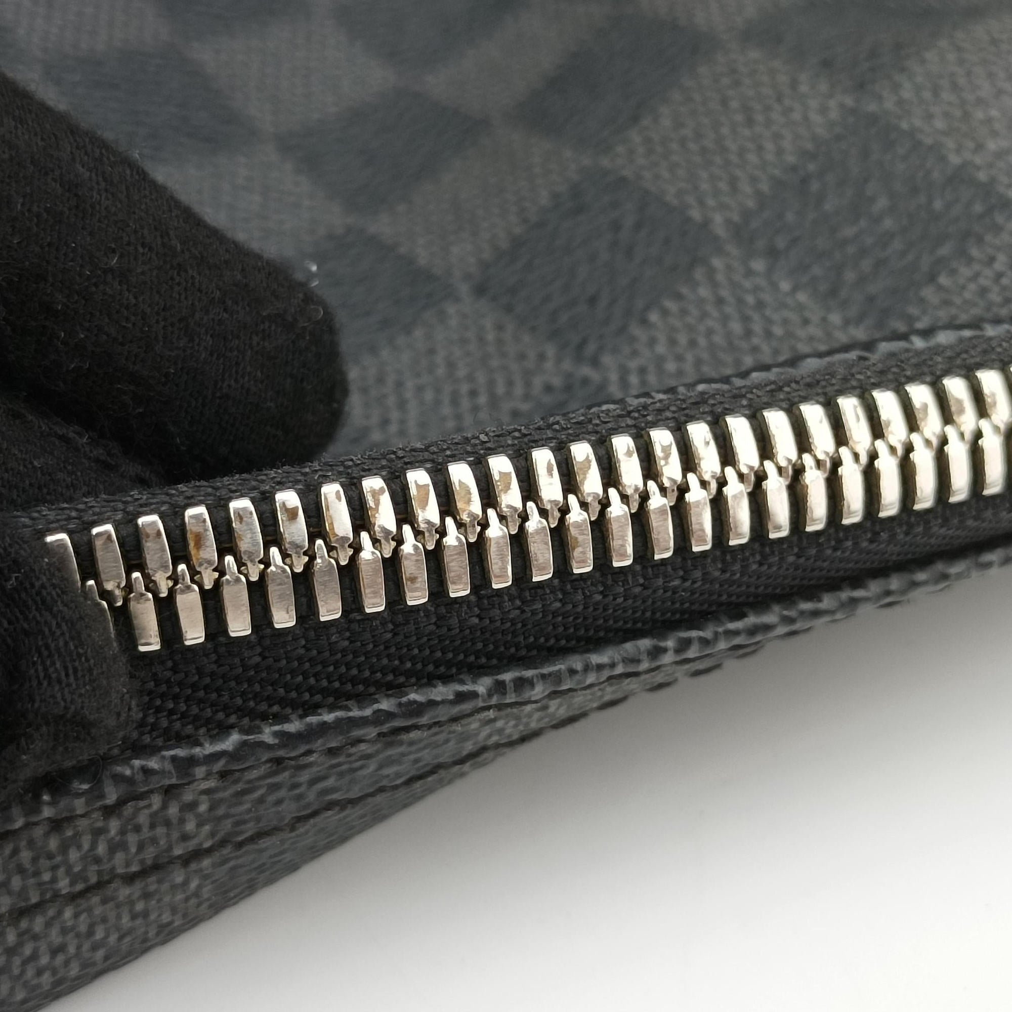 Secondhand Louis Vuitton MICK MM Noir Damier Graphite N41106 shoulderbag | stylenewstar