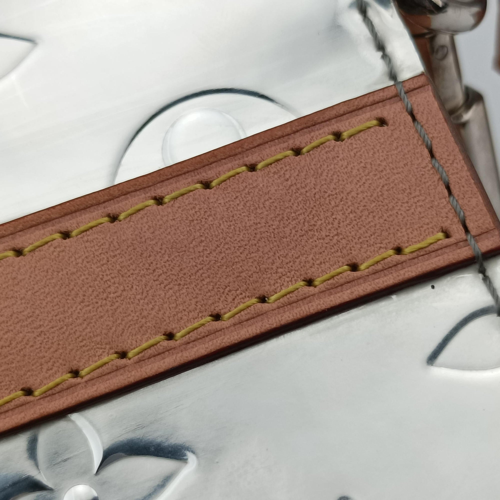 Pre-owned Louis Vuitton Monogram Mirror Handle Soft Trunk Silver Vernis M80807 clutchbag | stylenewstar