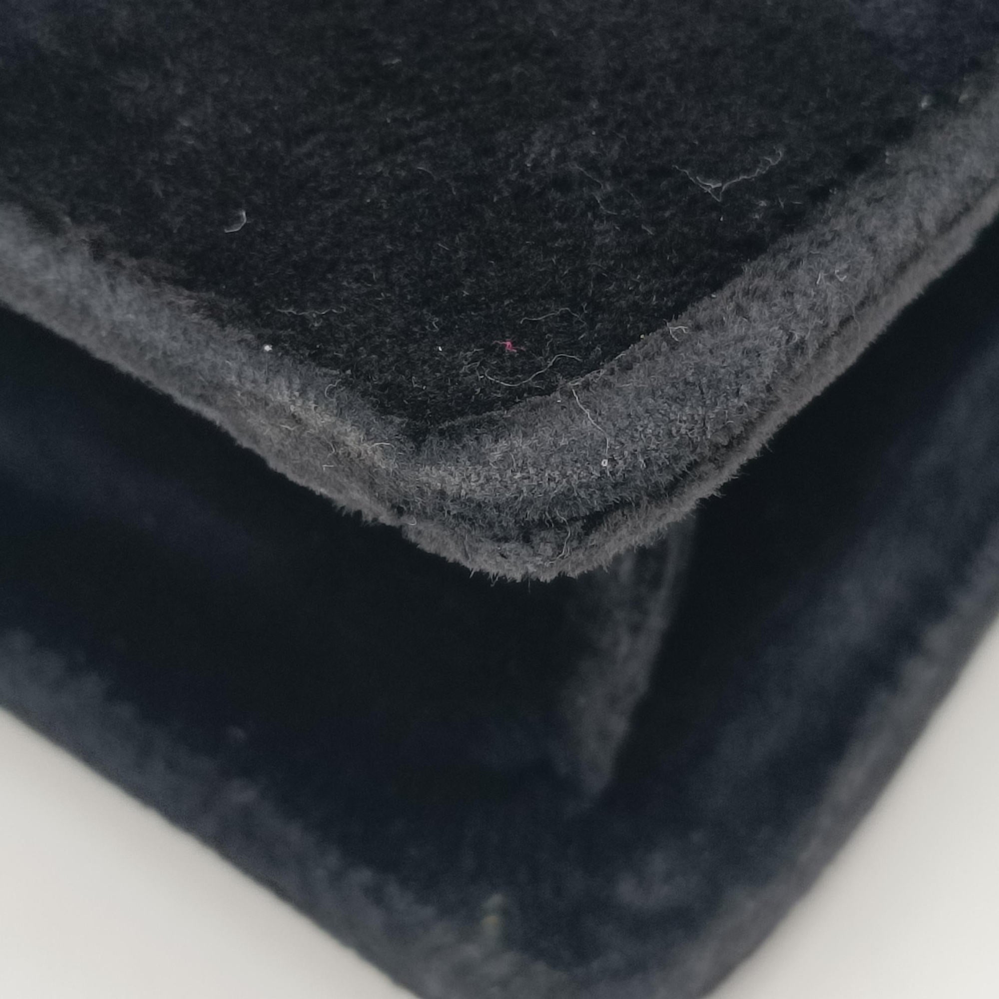 Pre-owned Gucci Square G Black velour 544242 shoulderbag | stylenewstar