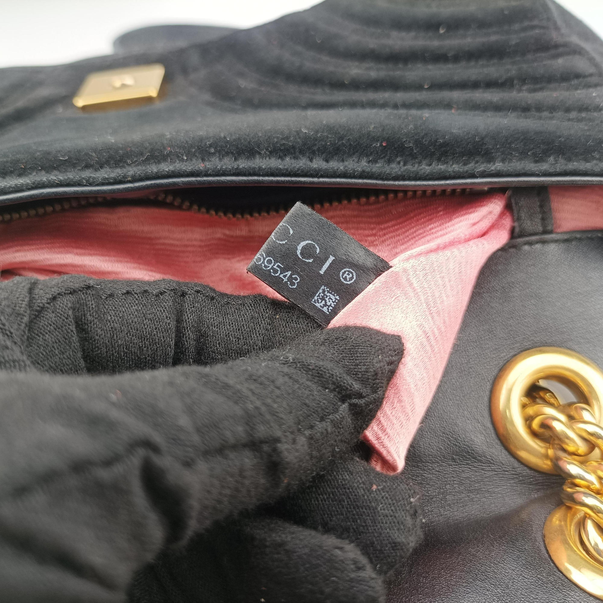 Pre-owned Gucci GG Marmont Black velour 443497 shoulderbag | stylenewstar