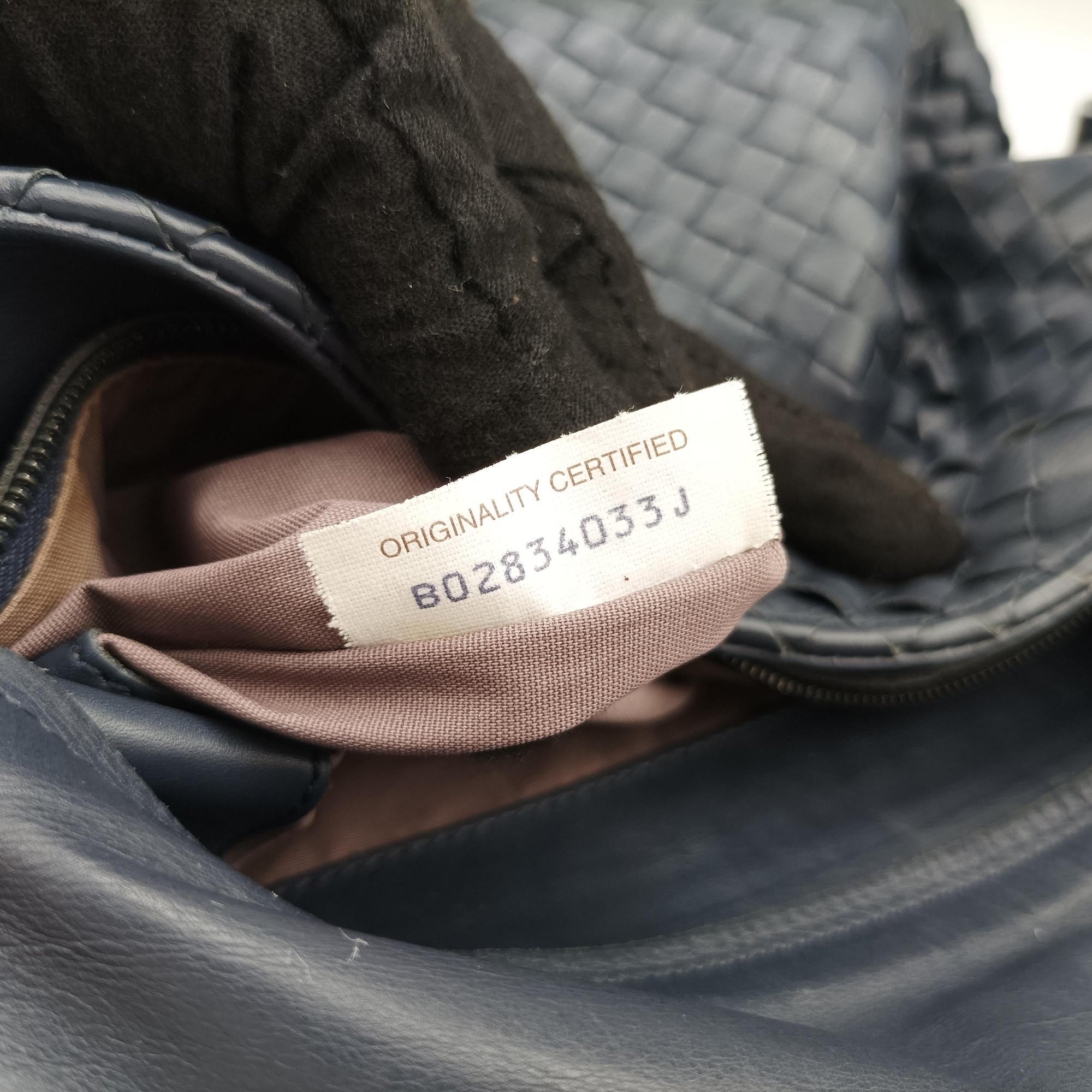Secondhand Bottega Veneta Intrecciato Navy lambskin  shoulderbag | stylenewstar