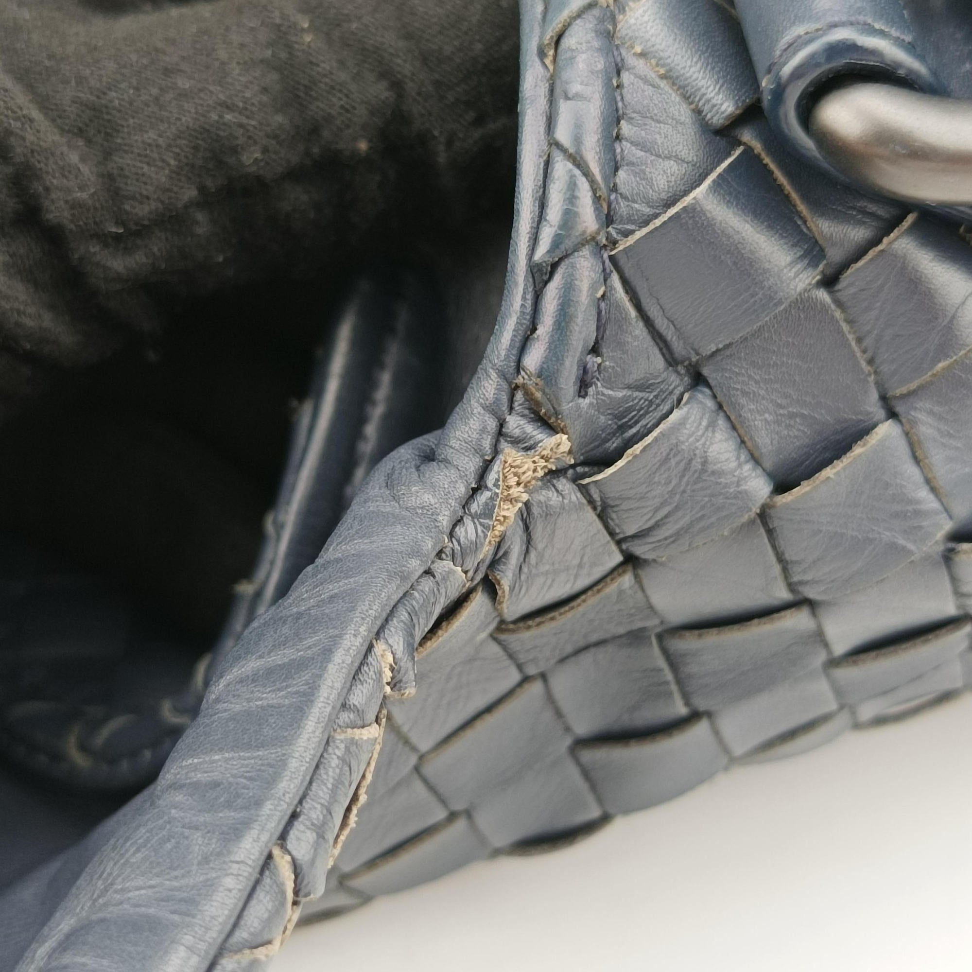 Secondhand Bottega Veneta Intrecciato Navy lambskin  shoulderbag | stylenewstar