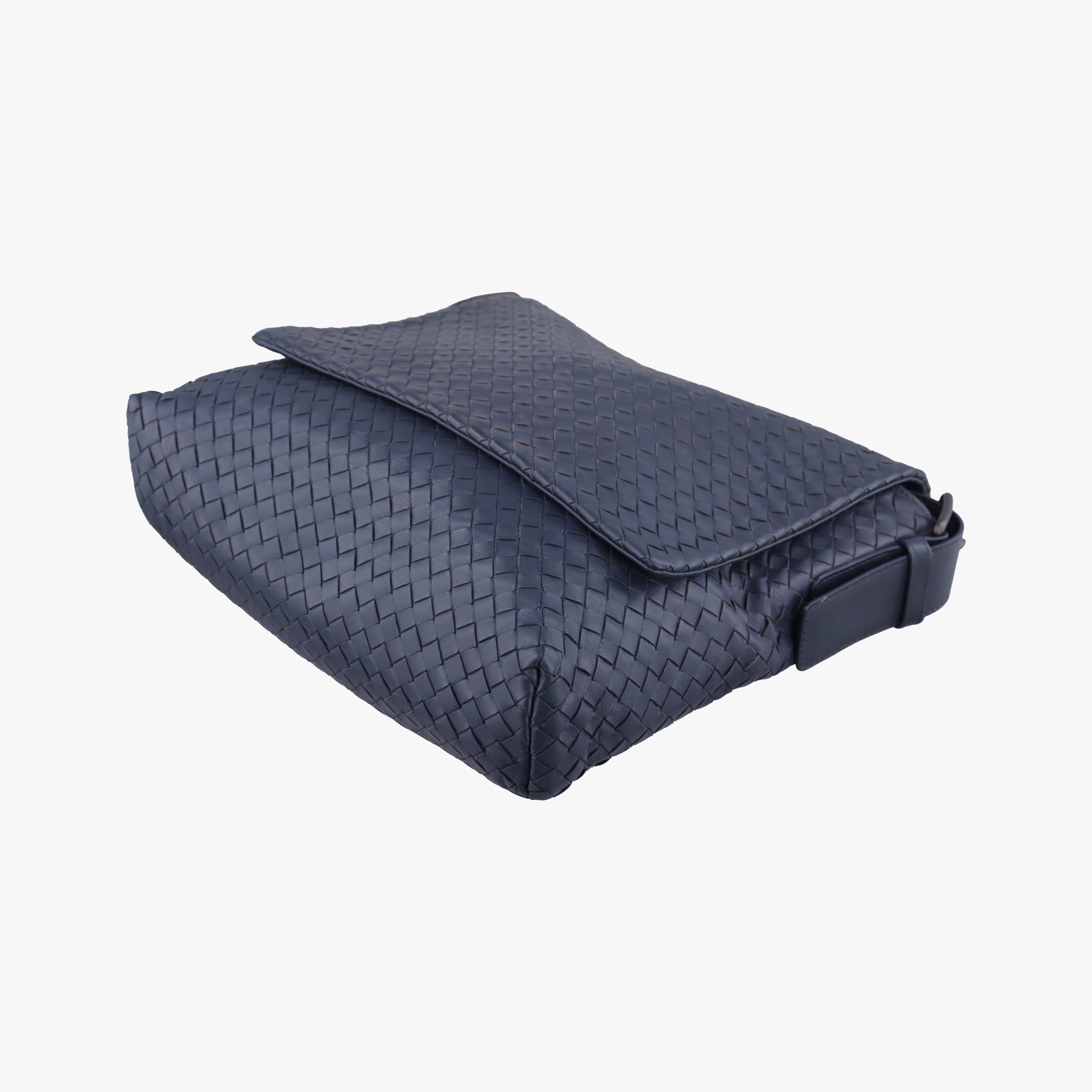 Secondhand Bottega Veneta Intrecciato Navy lambskin  shoulderbag | stylenewstar