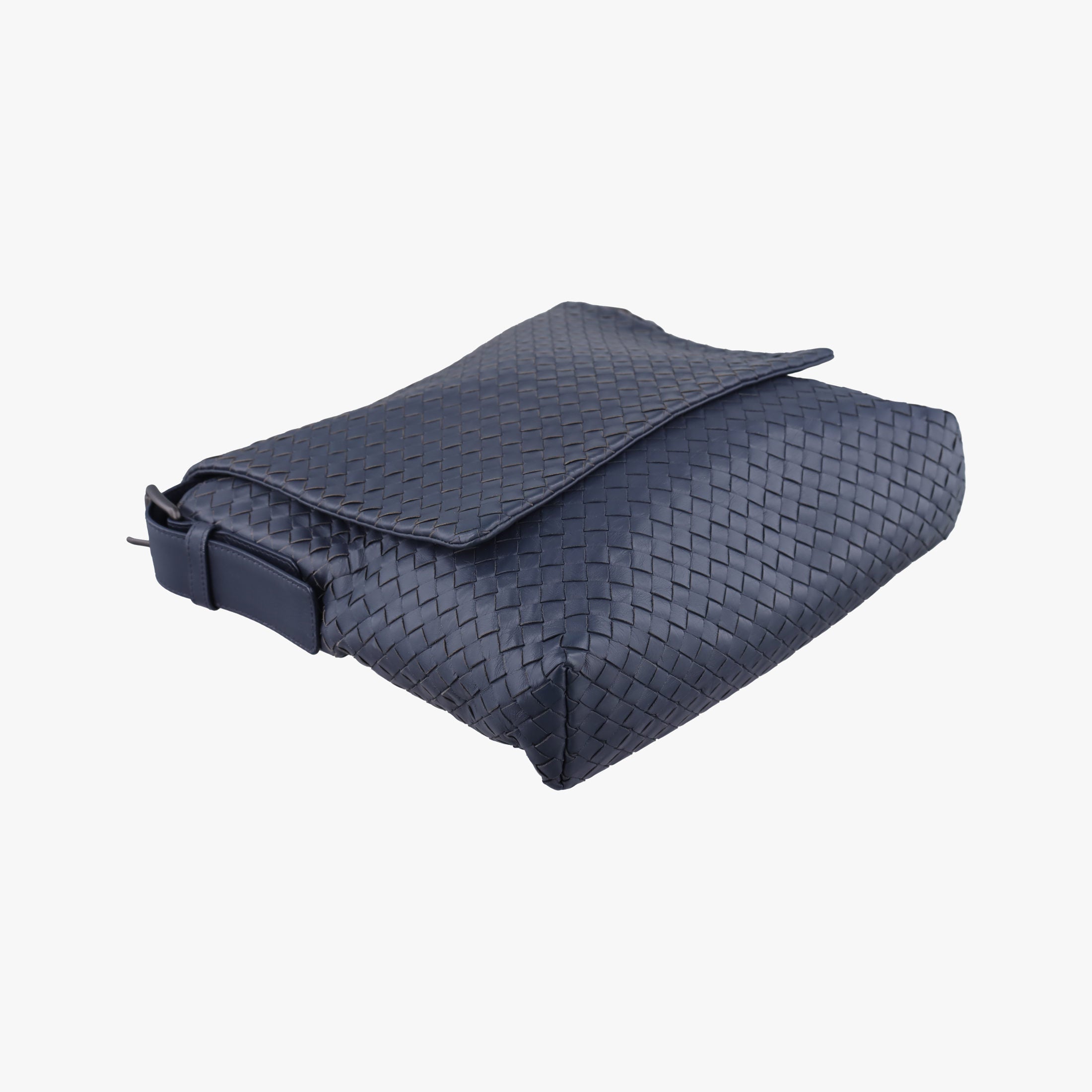 Secondhand Bottega Veneta Intrecciato Navy lambskin  shoulderbag | stylenewstar