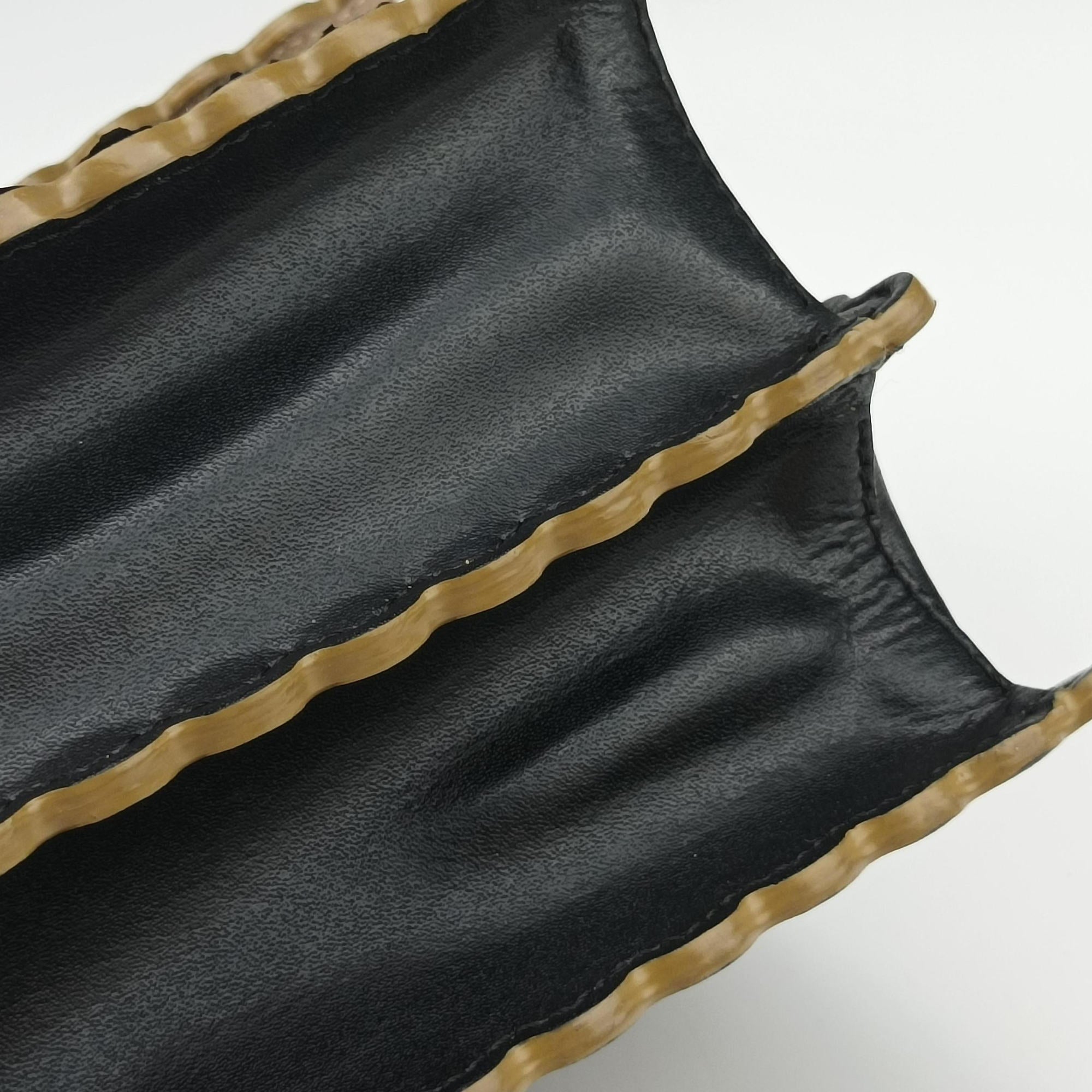 Pre-owned Fendi Studded Kan I Black Leather 8M0381 shoulderbag | stylenewstar