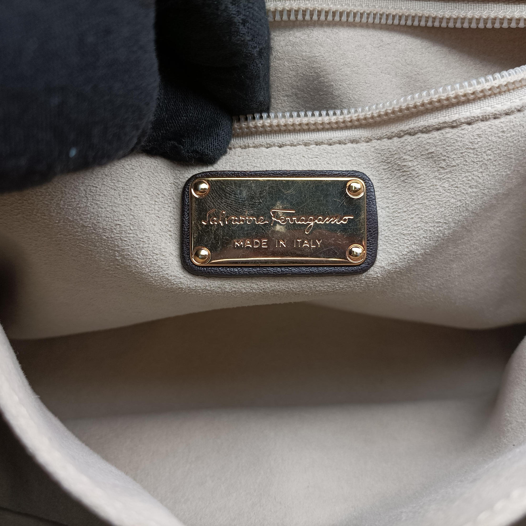 Pre-owned Ferragamo Vara Bow Brown x Black ponyhair  handbag | stylenewstar