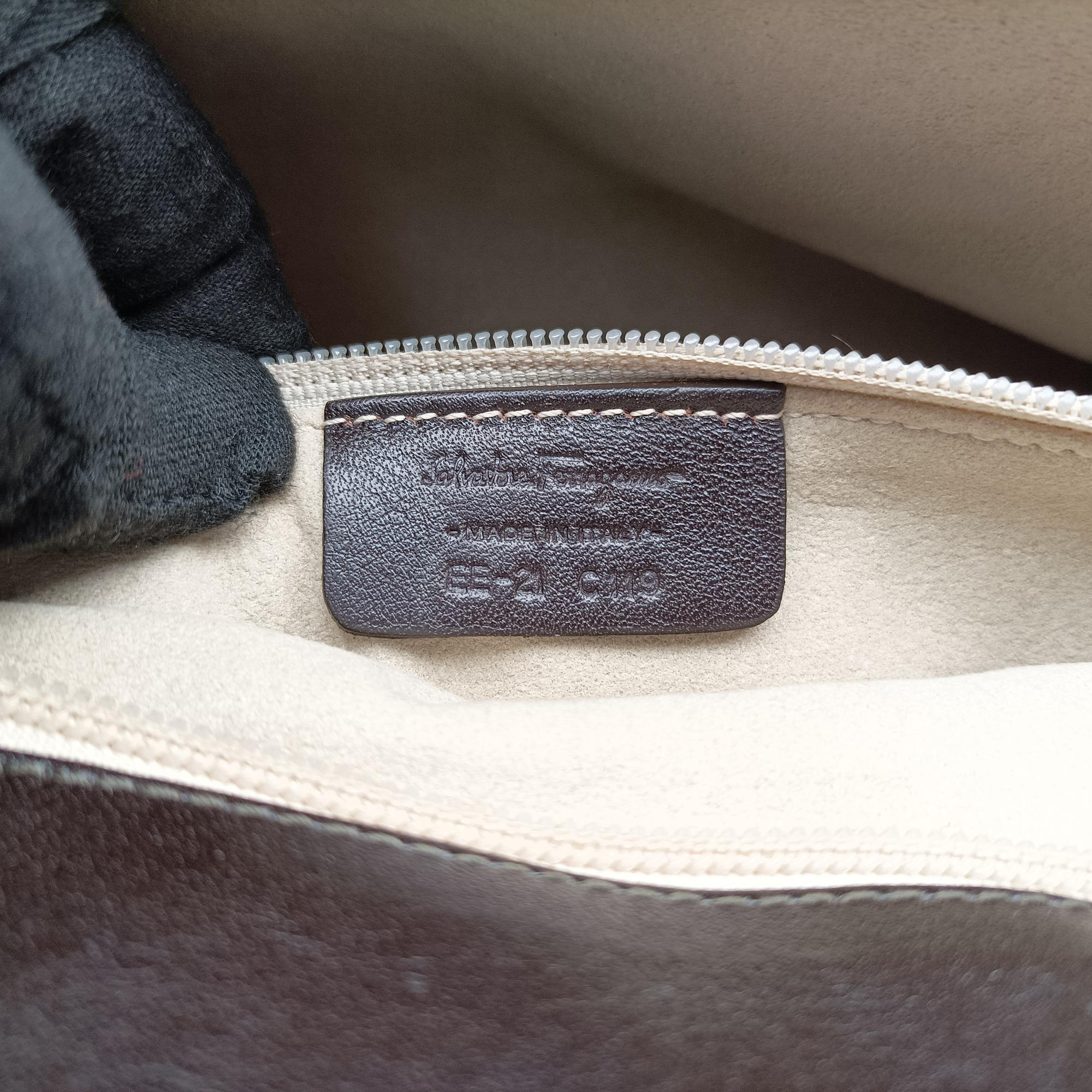Pre-owned Ferragamo Vara Bow Brown x Black ponyhair  handbag | stylenewstar
