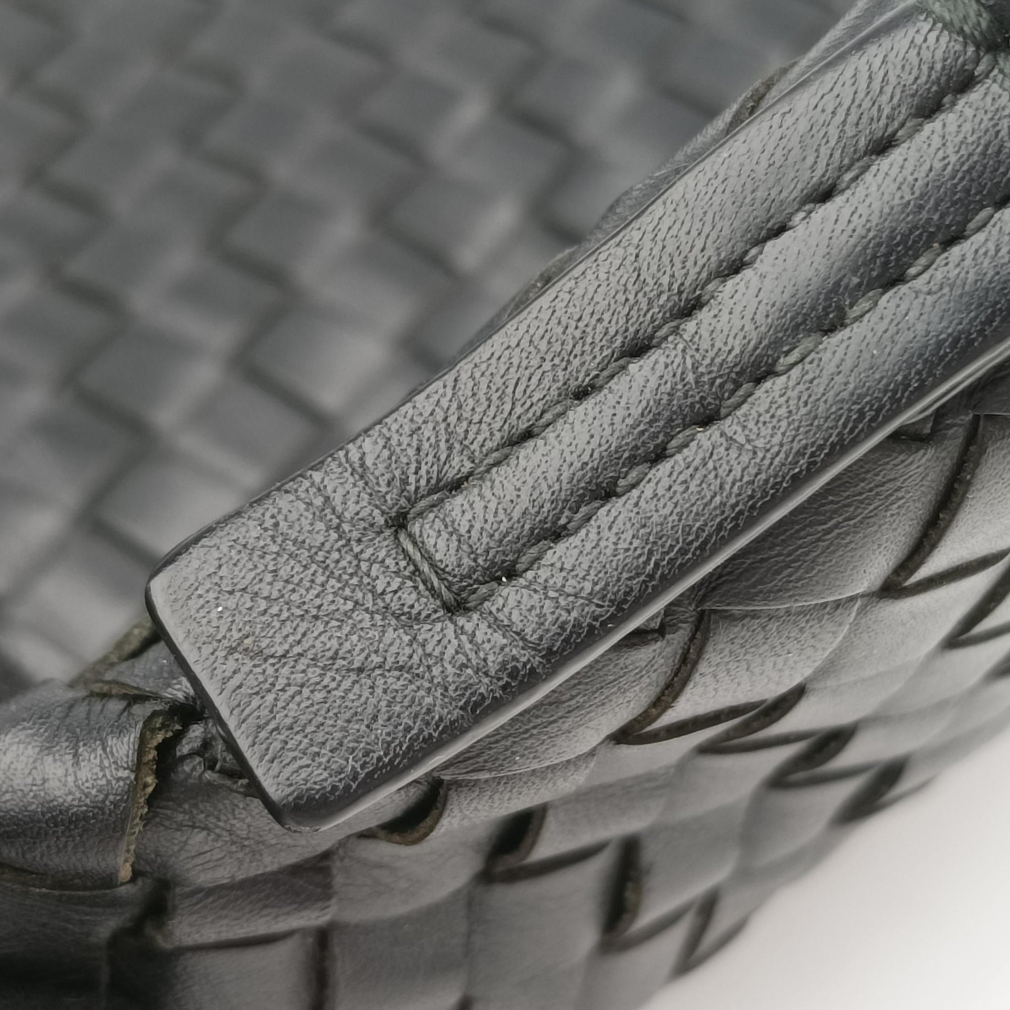 Vintage Bottega Veneta Intrecciato Black lambskin  shoulderbag | stylenewstar