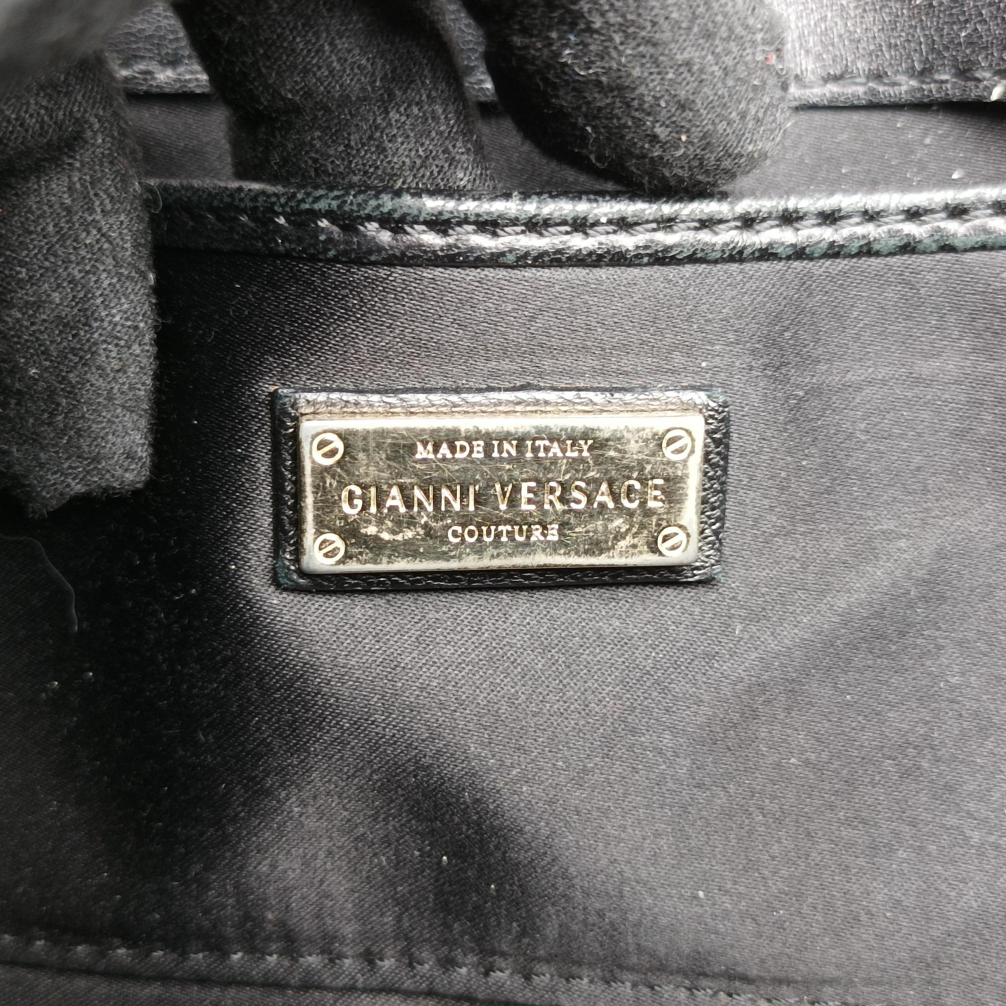 Pre-owned VERSACE back grain Black Patent Leather  shoulderbag | stylenewstar