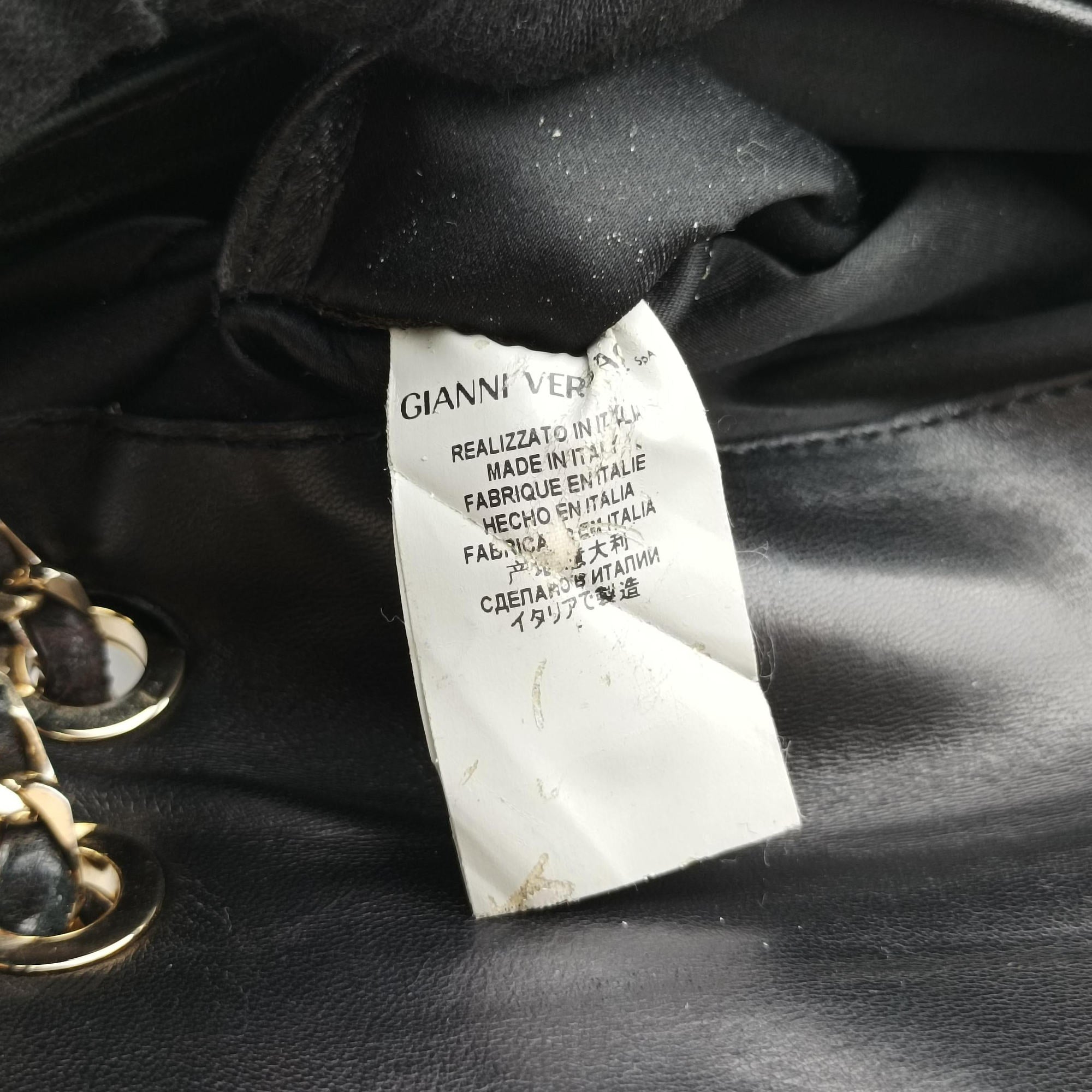 Pre-owned VERSACE back grain Black Patent Leather  shoulderbag | stylenewstar