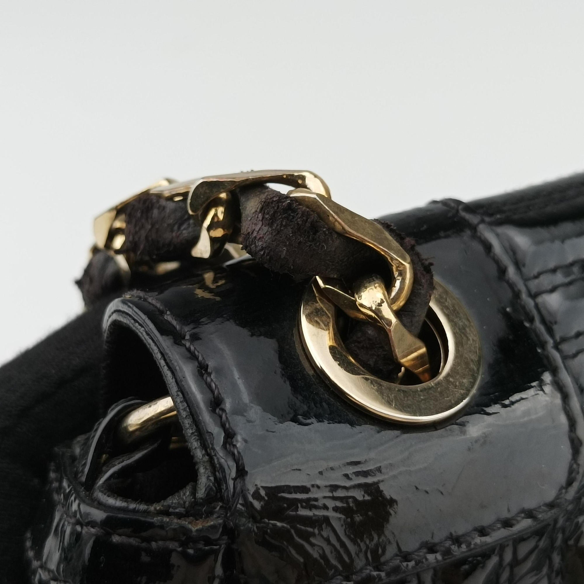 Pre-owned VERSACE back grain Black Patent Leather  shoulderbag | stylenewstar