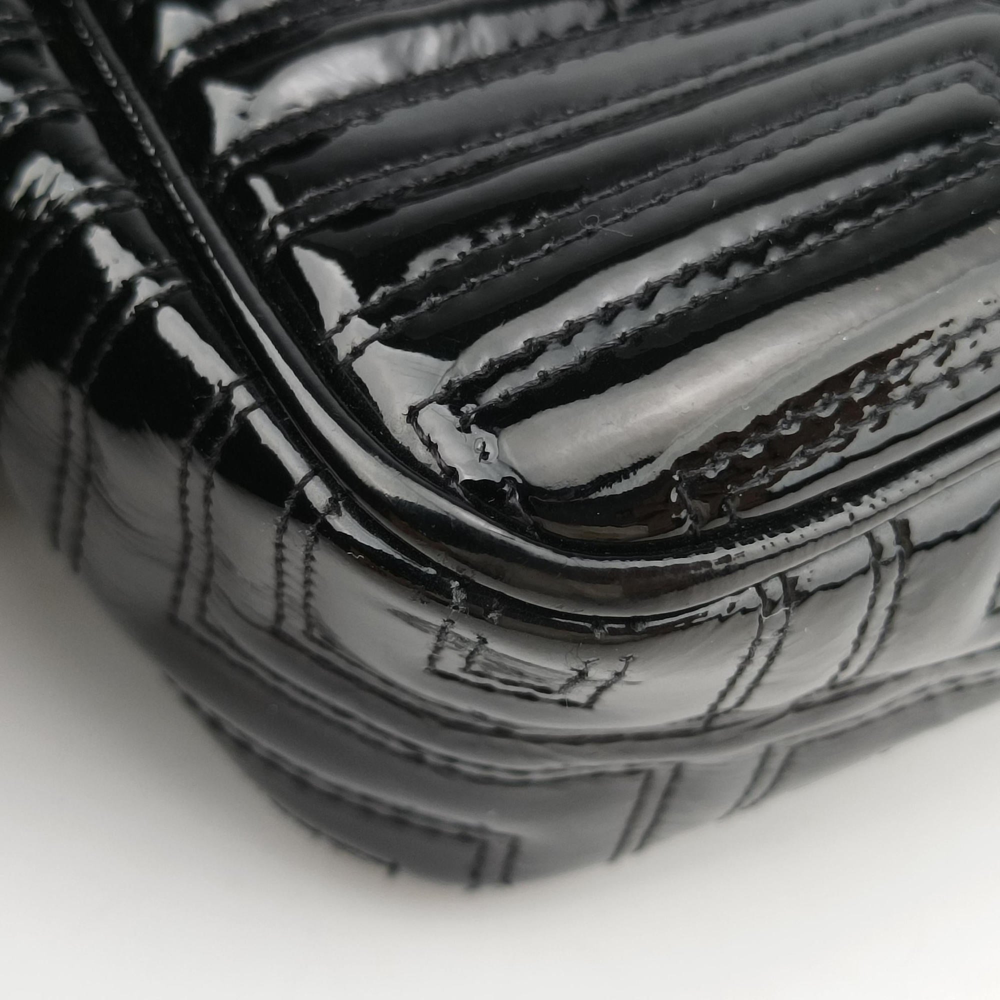 Pre-owned VERSACE back grain Black Patent Leather  shoulderbag | stylenewstar