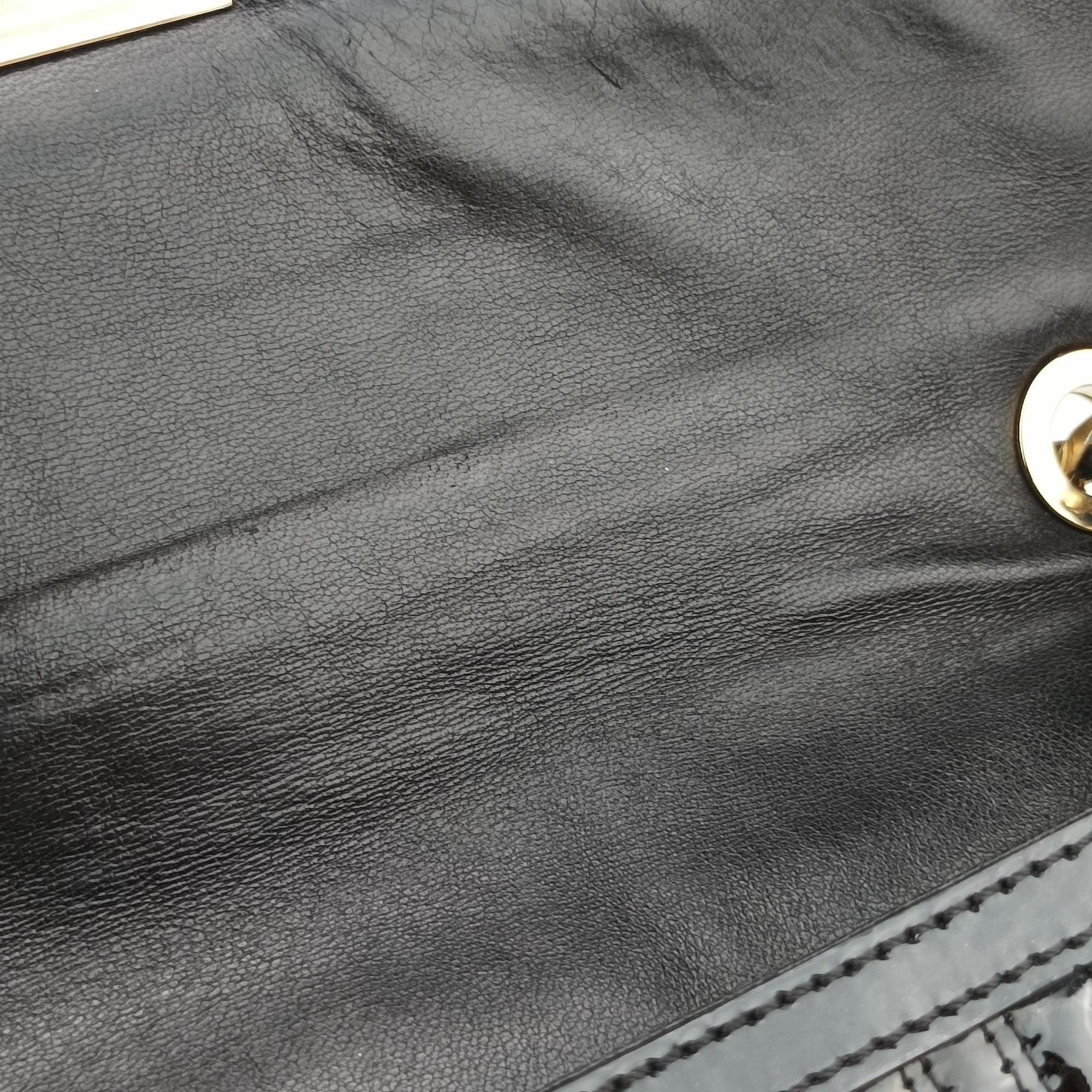 Pre-owned VERSACE back grain Black Patent Leather  shoulderbag | stylenewstar