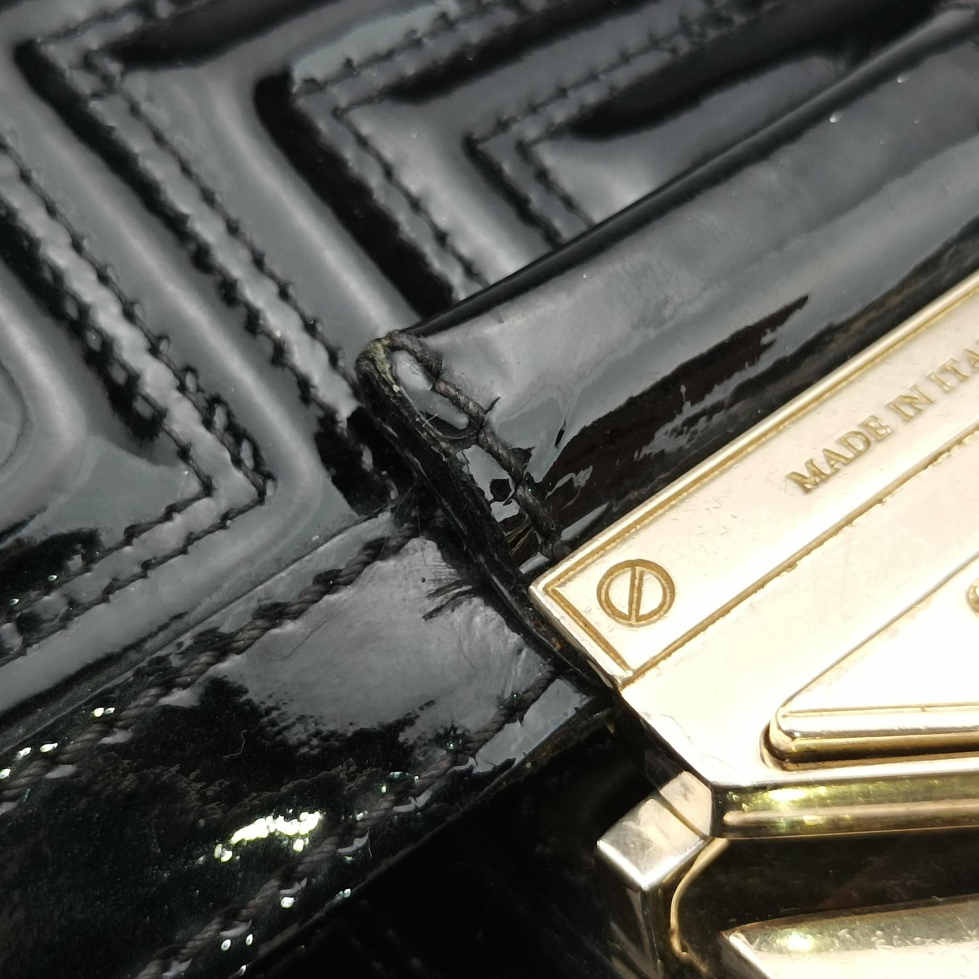 Pre-owned VERSACE back grain Black Patent Leather  shoulderbag | stylenewstar