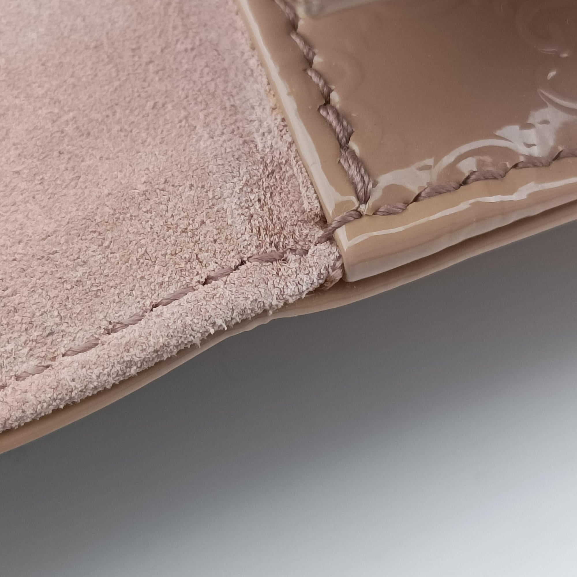 Secondhand Gucci Microguccissima Broadway Camel Patent Leather 339249 long-wallet | stylenewstar