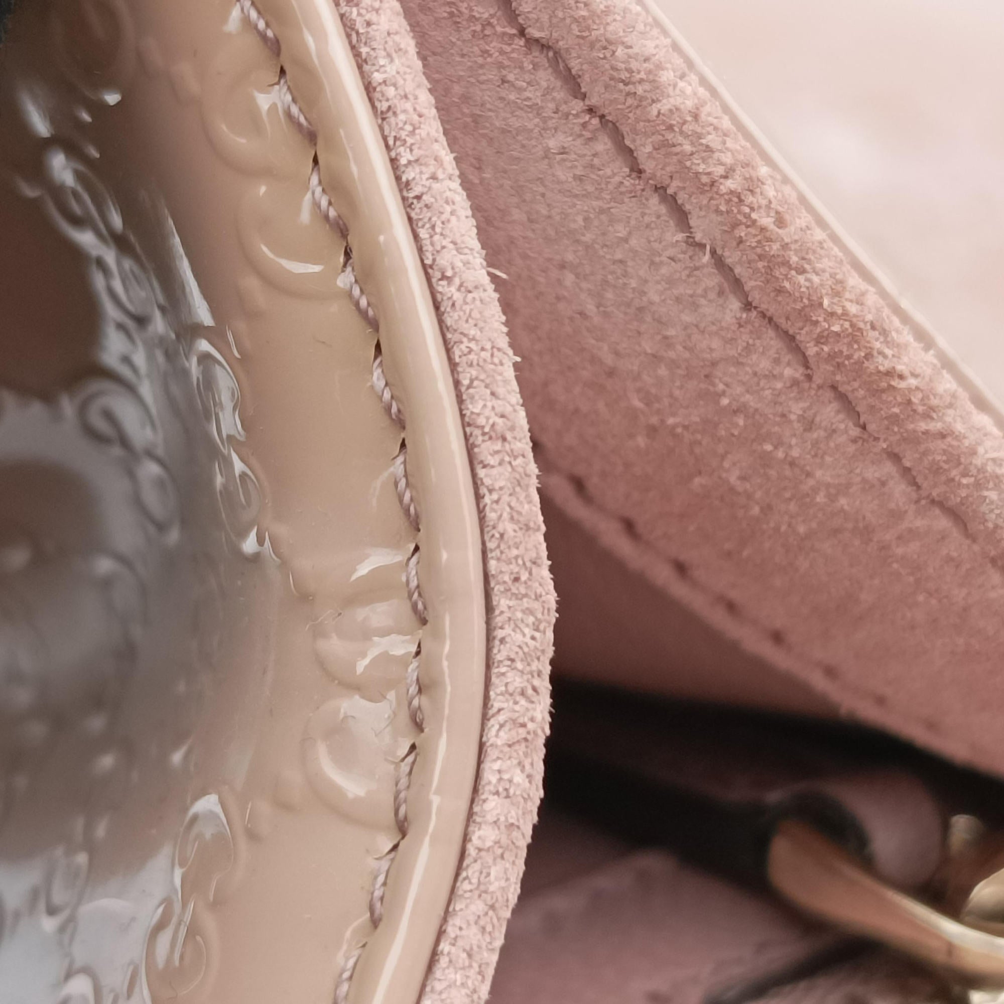 Secondhand Gucci Microguccissima Broadway Camel Patent Leather 339249 long-wallet | stylenewstar