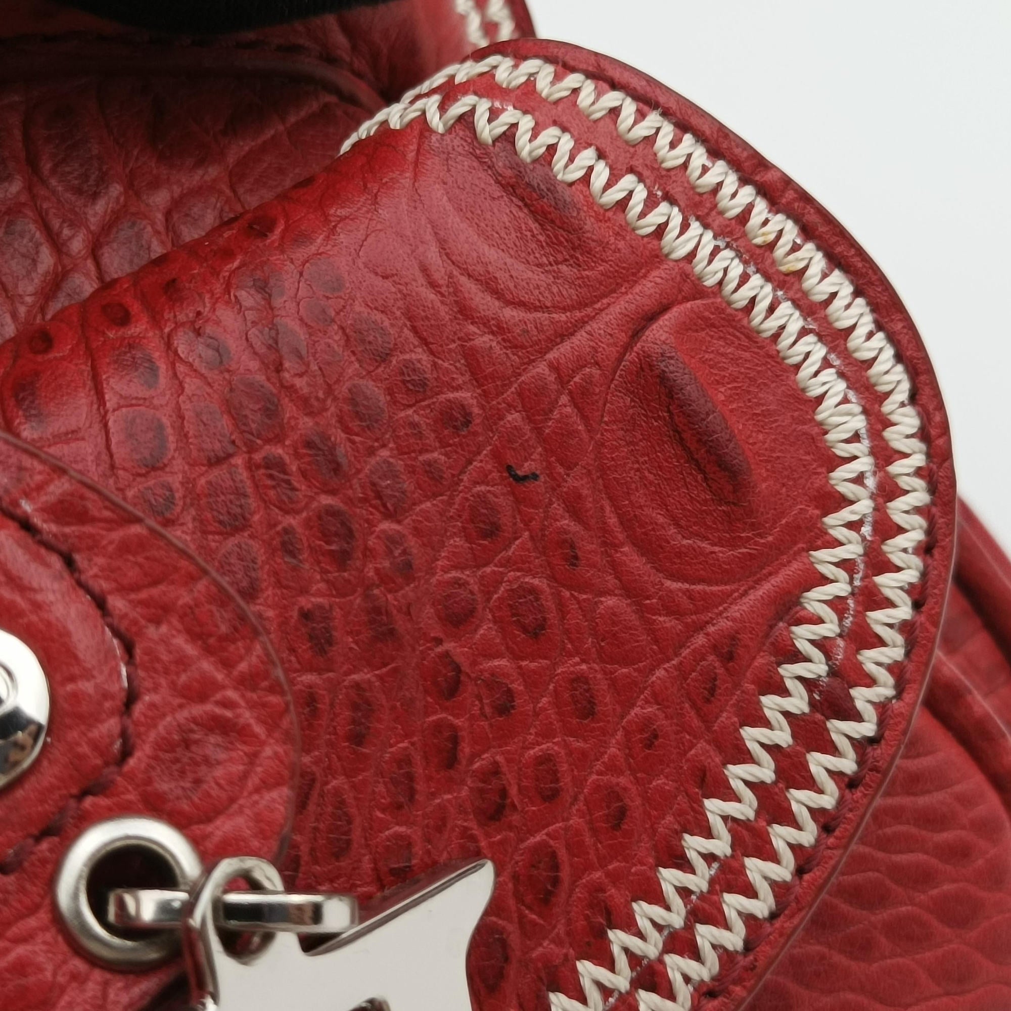 Secondhand Christian Dior Detective Red Leather  handbag | stylenewstar