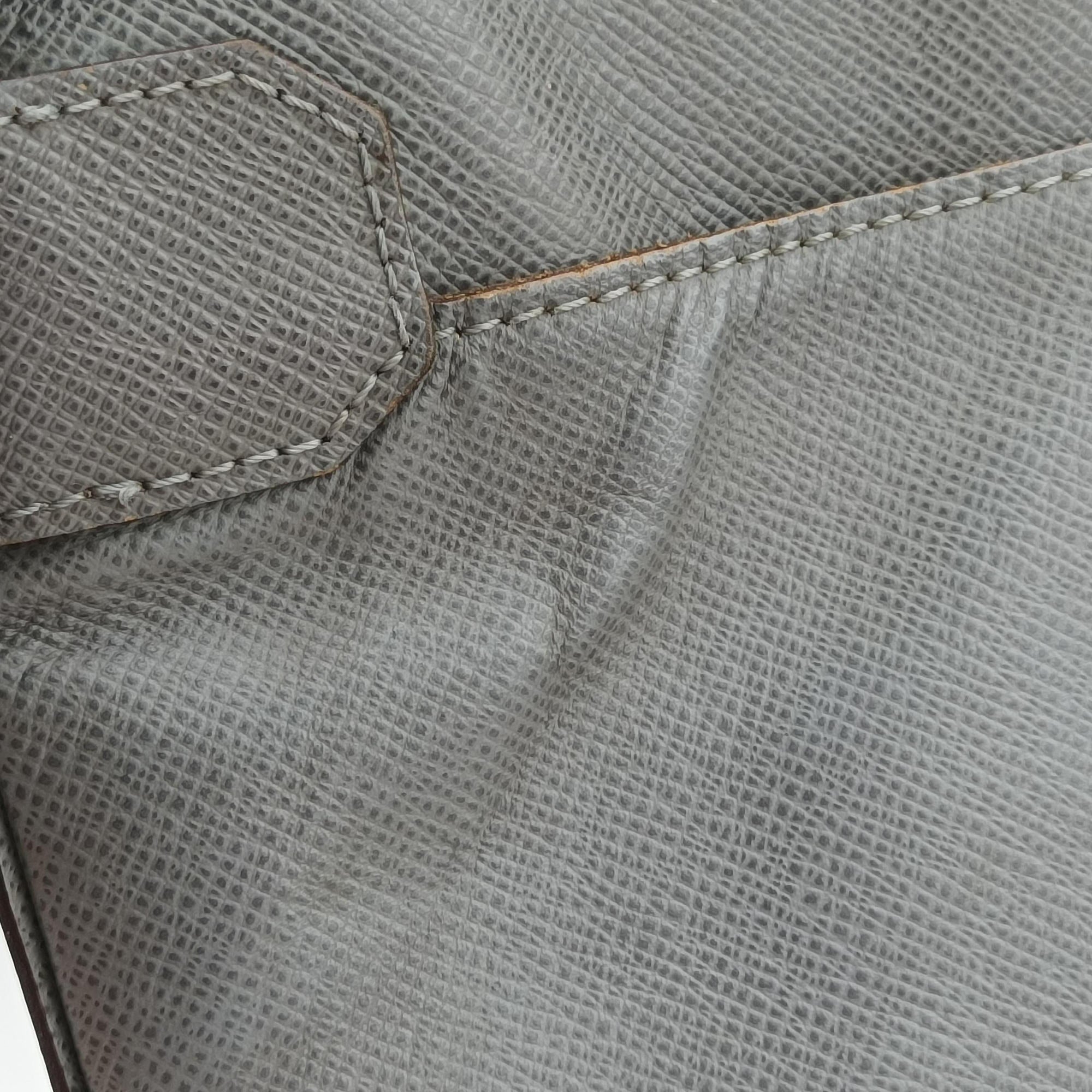 Vintage Louis Vuitton SASHA Glacier Grey TAIGA M32630 shoulderbag | stylenewstar