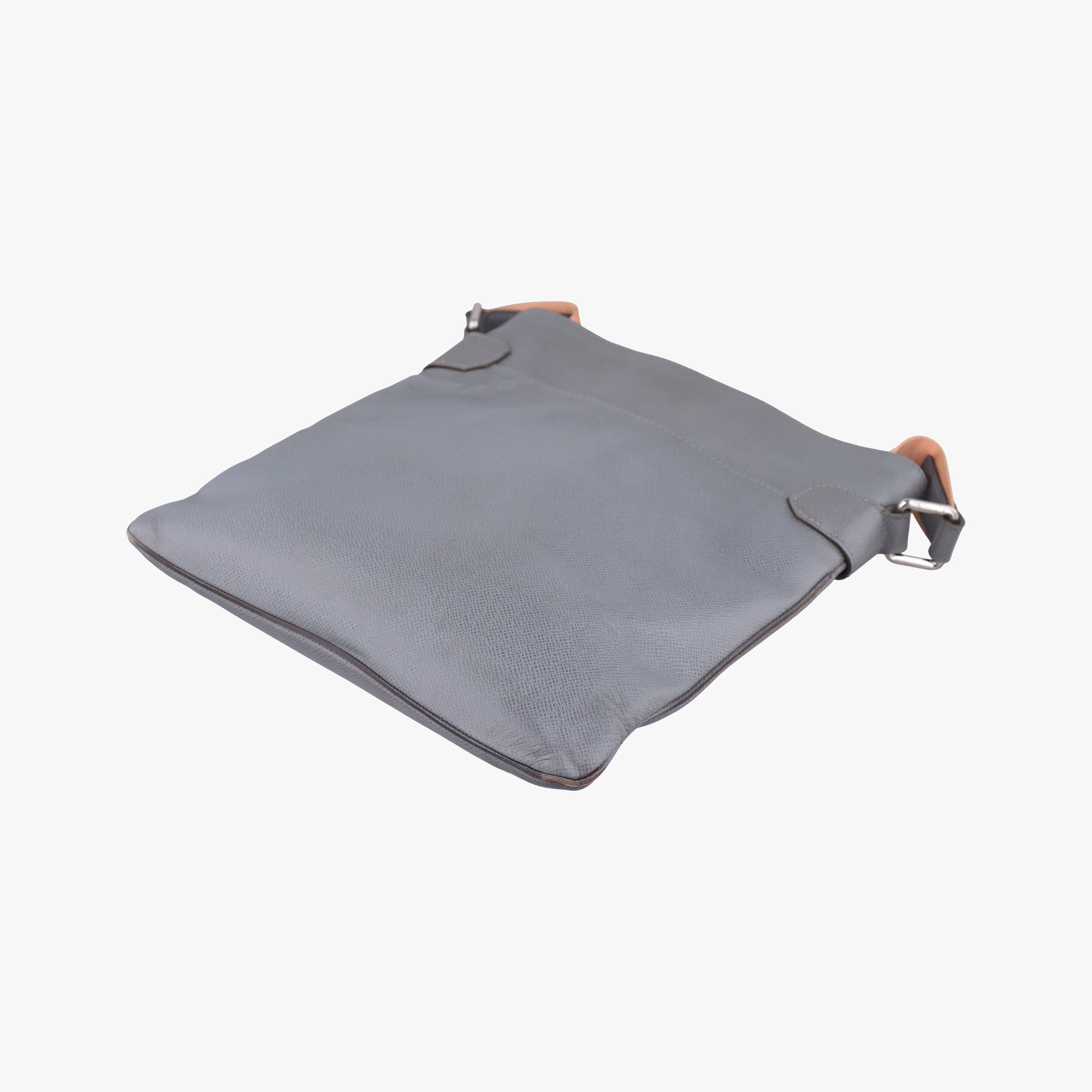 Vintage Louis Vuitton SASHA Glacier Grey TAIGA M32630 shoulderbag | stylenewstar