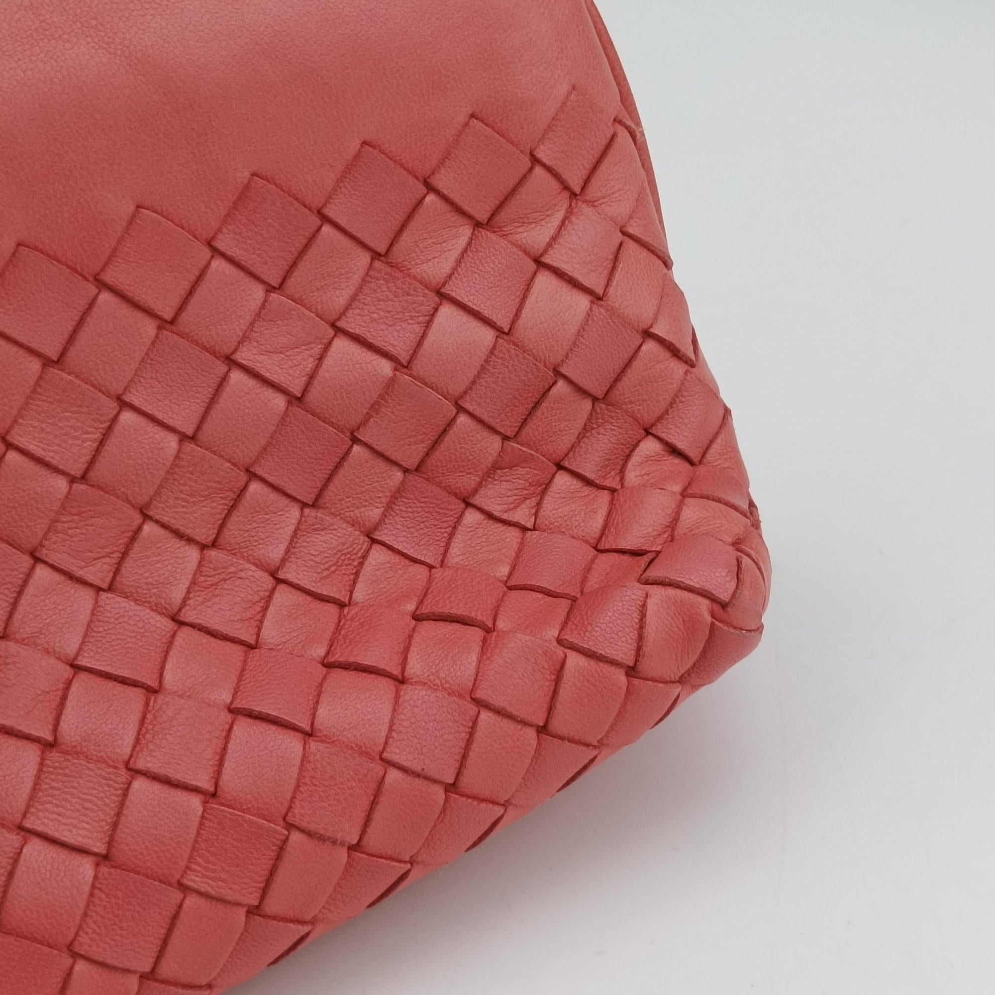 Pre-owned Bottega Veneta Intrecciato Pink lambskin  handbag | stylenewstar
