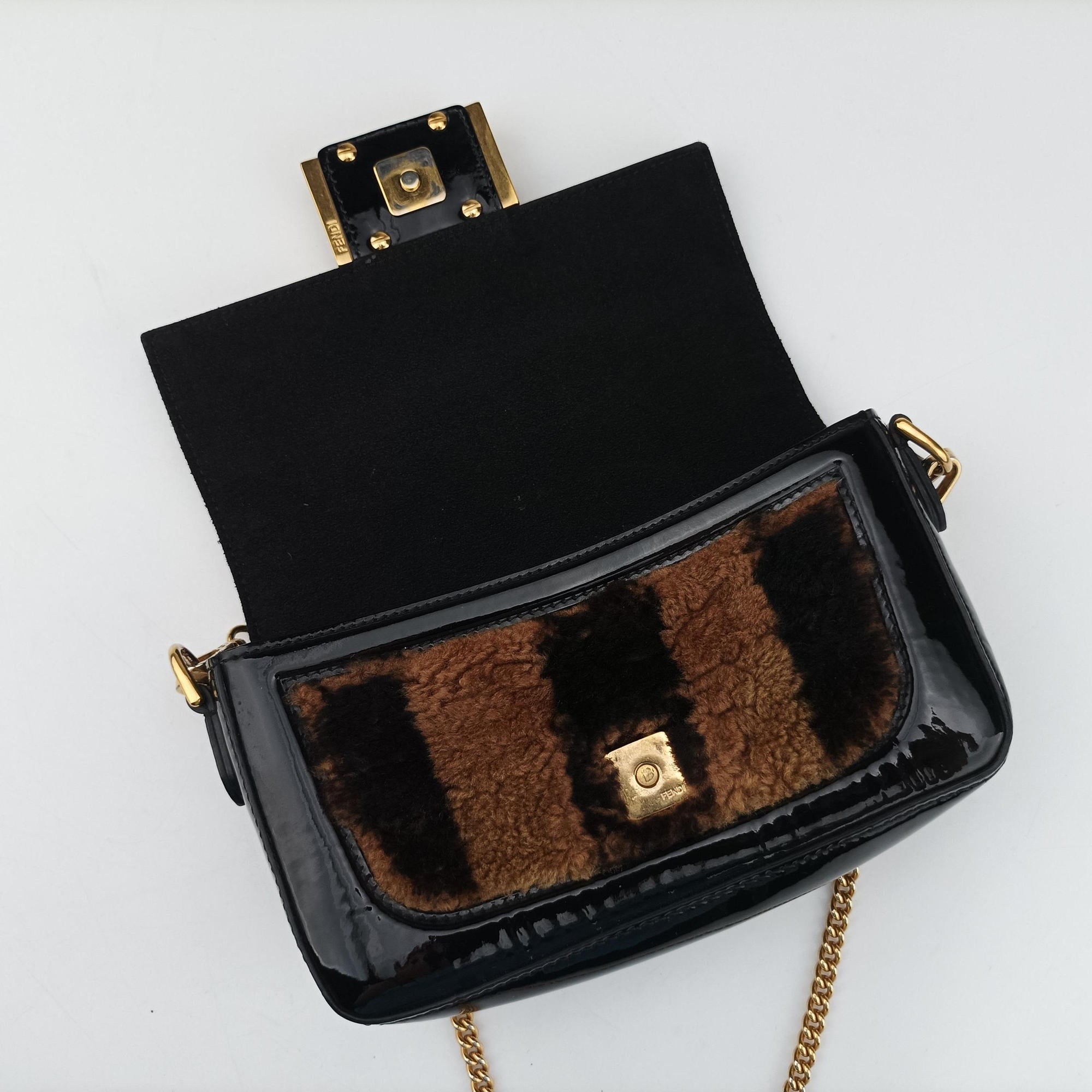 Pre-owned Fendi BAGUETTE Brown×Black fur×patent 8BS017 shoulderbag | stylenewstar