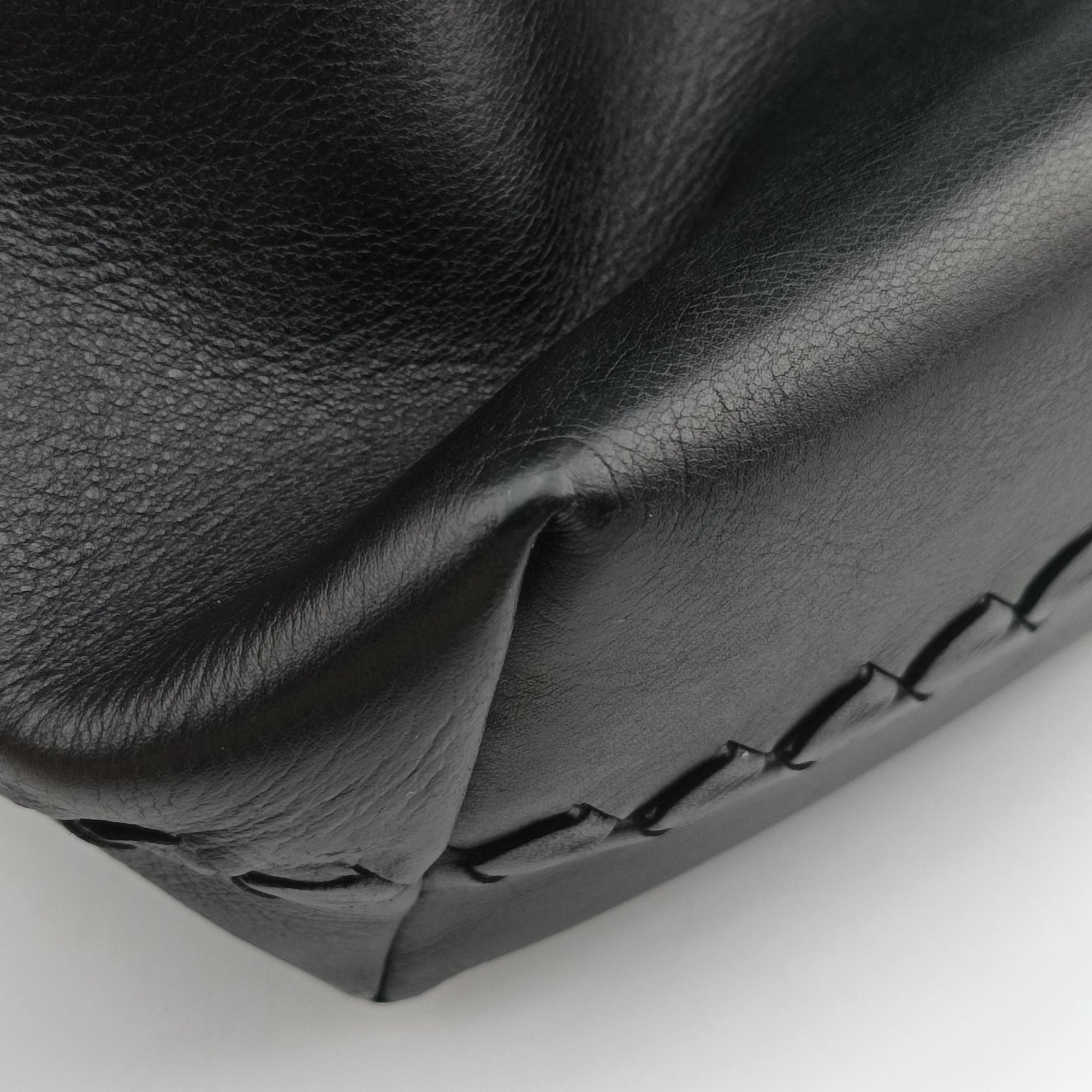 Pre-owned Bottega Veneta Intrecciato Black lambskin  shoulderbag | stylenewstar