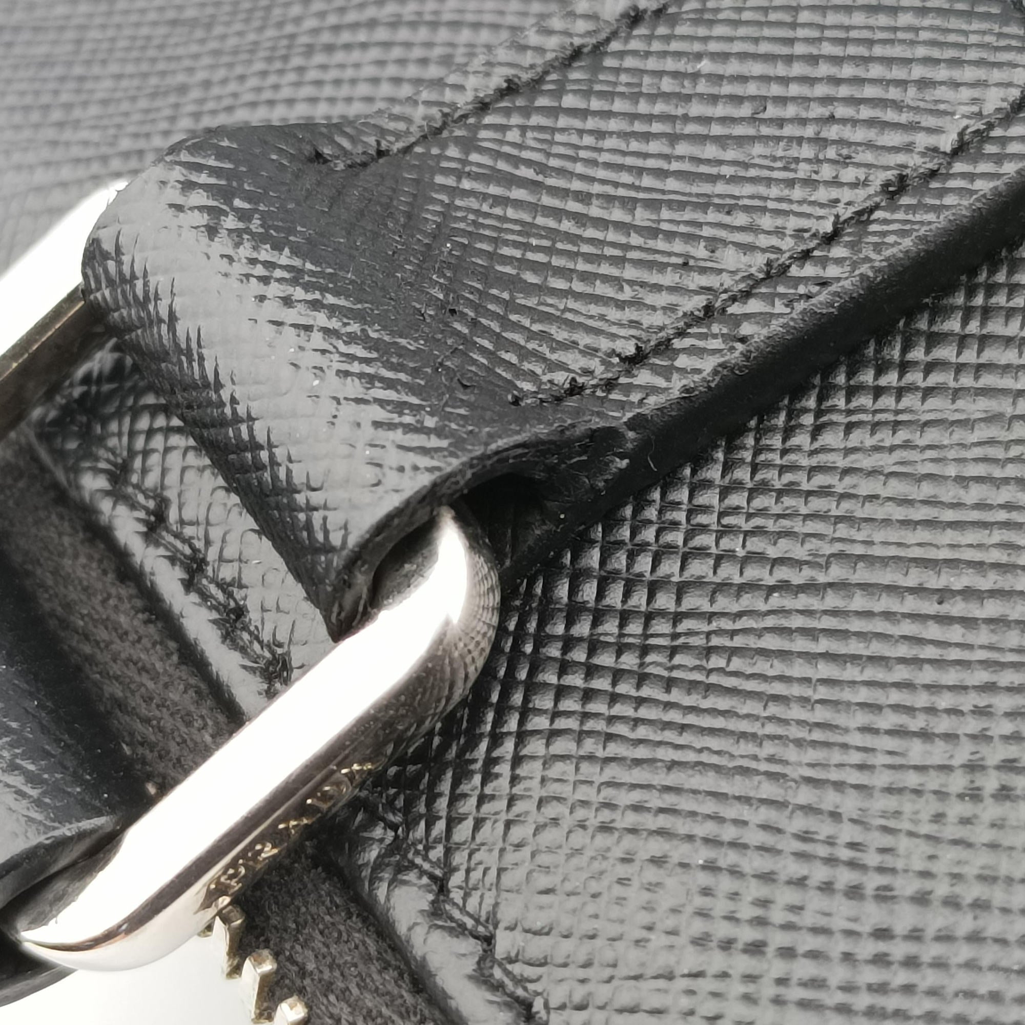 Pre-owned Prada Triangle Logo Plate Black Saffiano Leather  handbag | stylenewstar