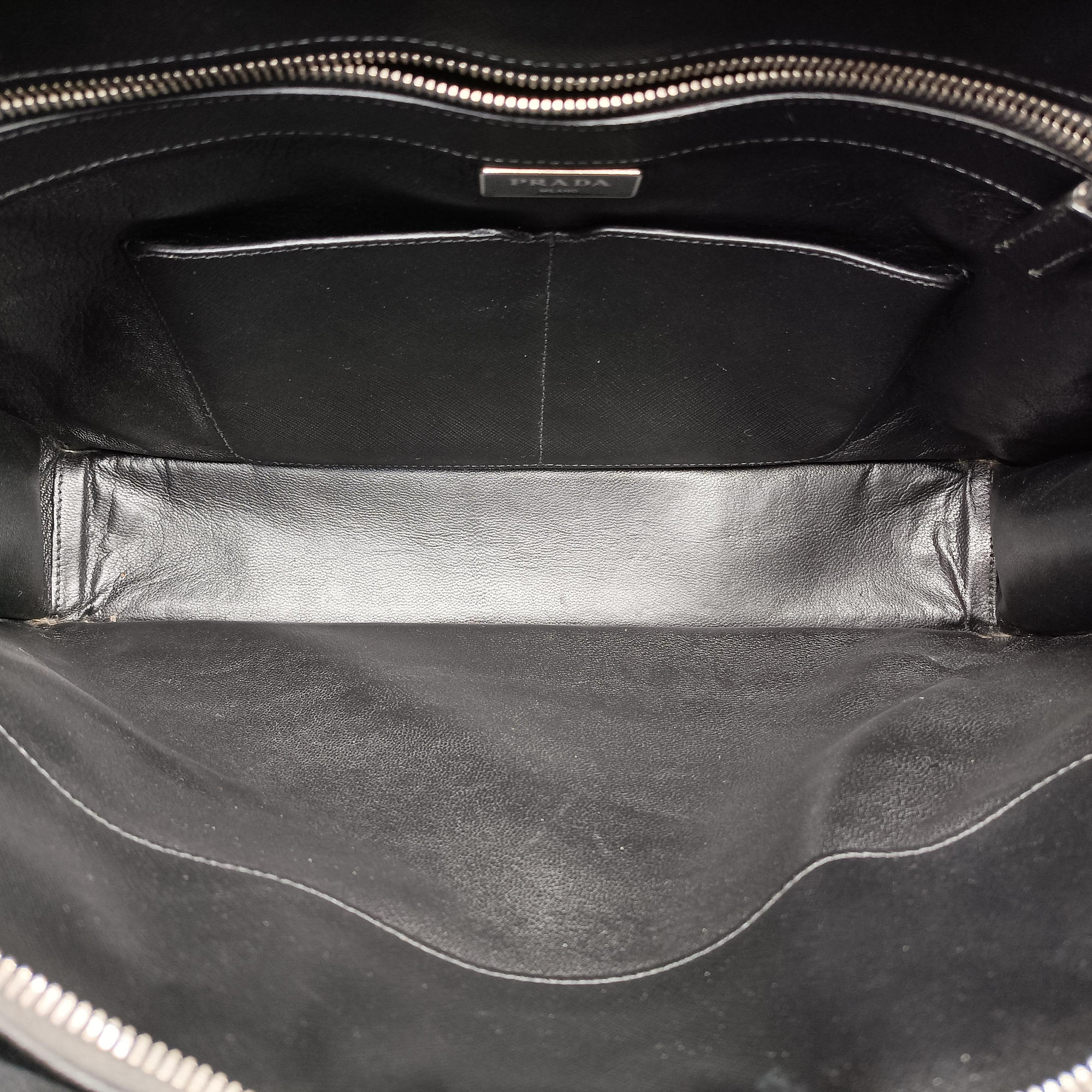 Pre-owned Prada Triangle Logo Plate Black Saffiano Leather  handbag | stylenewstar