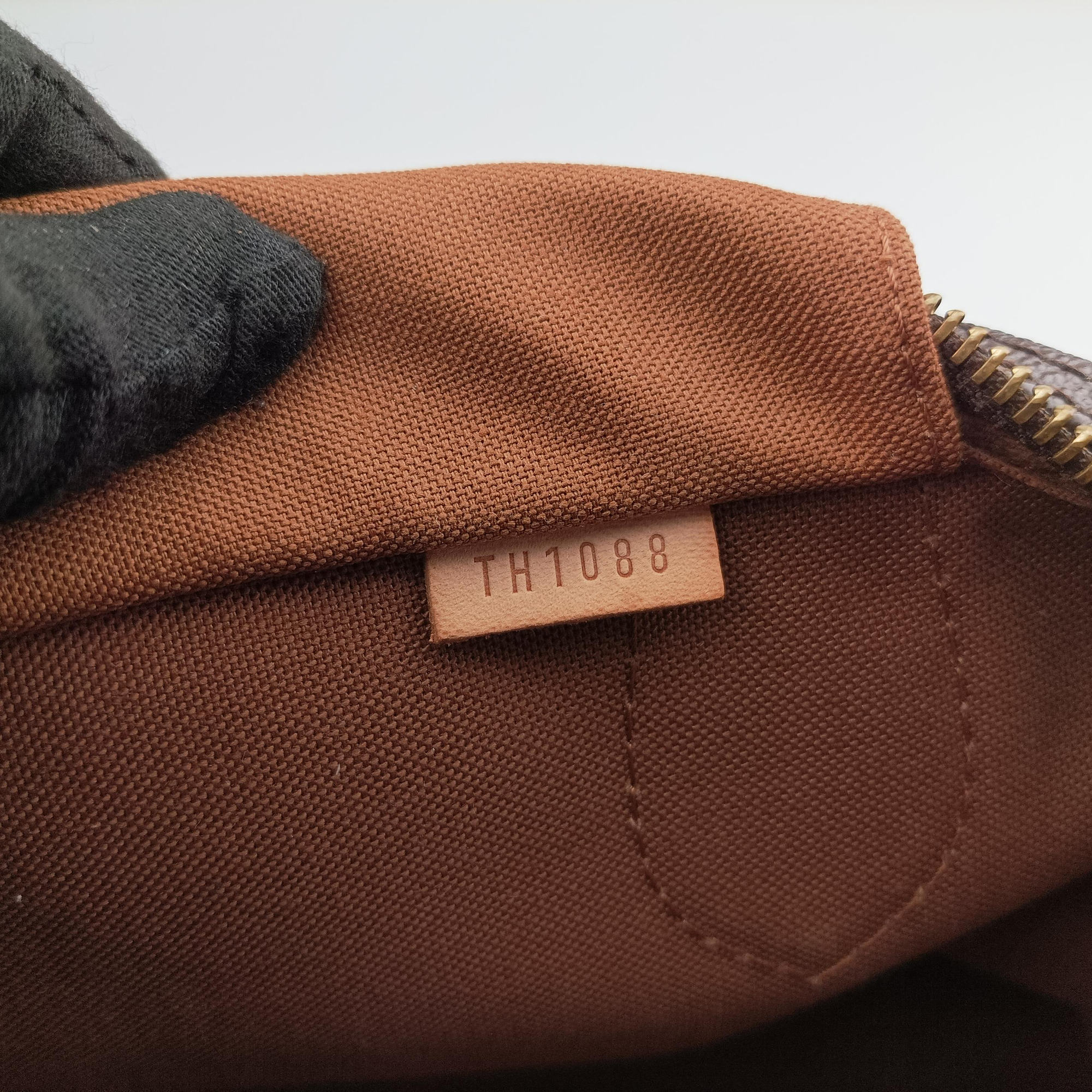 Secondhand Louis Vuitton MONTORGUEI PM brown Monogram Canvas M95565 shoulderbag | stylenewstar