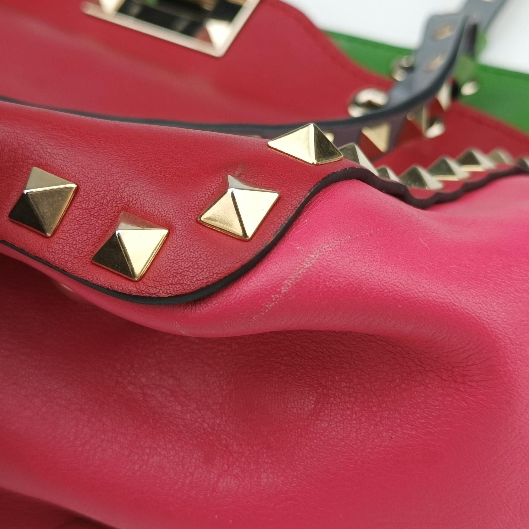 Pre-owned Valentino Rockstud Red×Green×Pink Leather  shoulderbag | stylenewstar